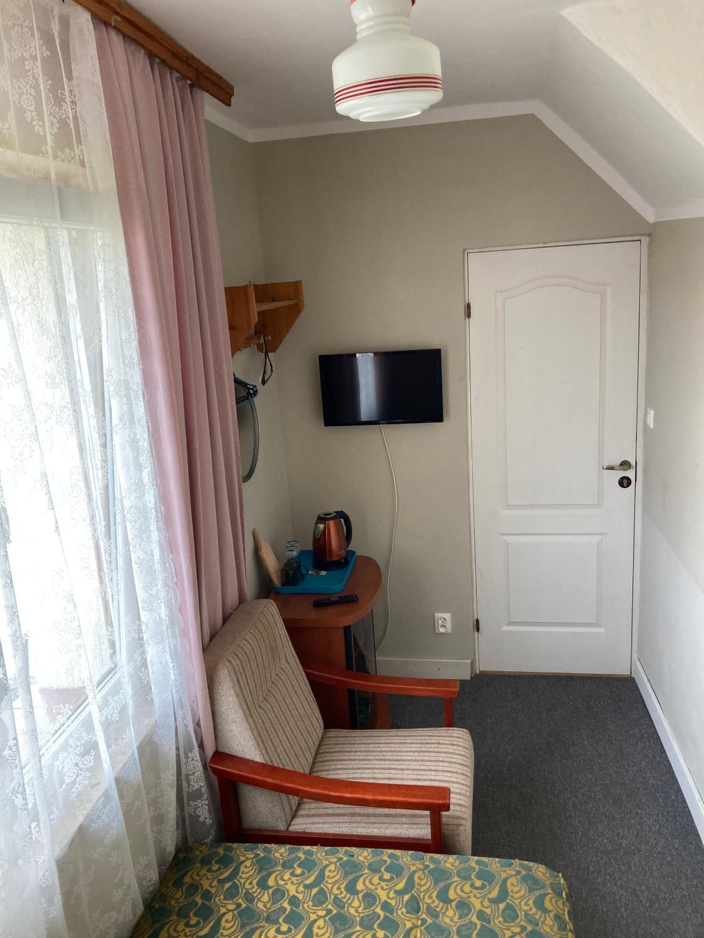 Single Room with Shared Bathroom photo 1