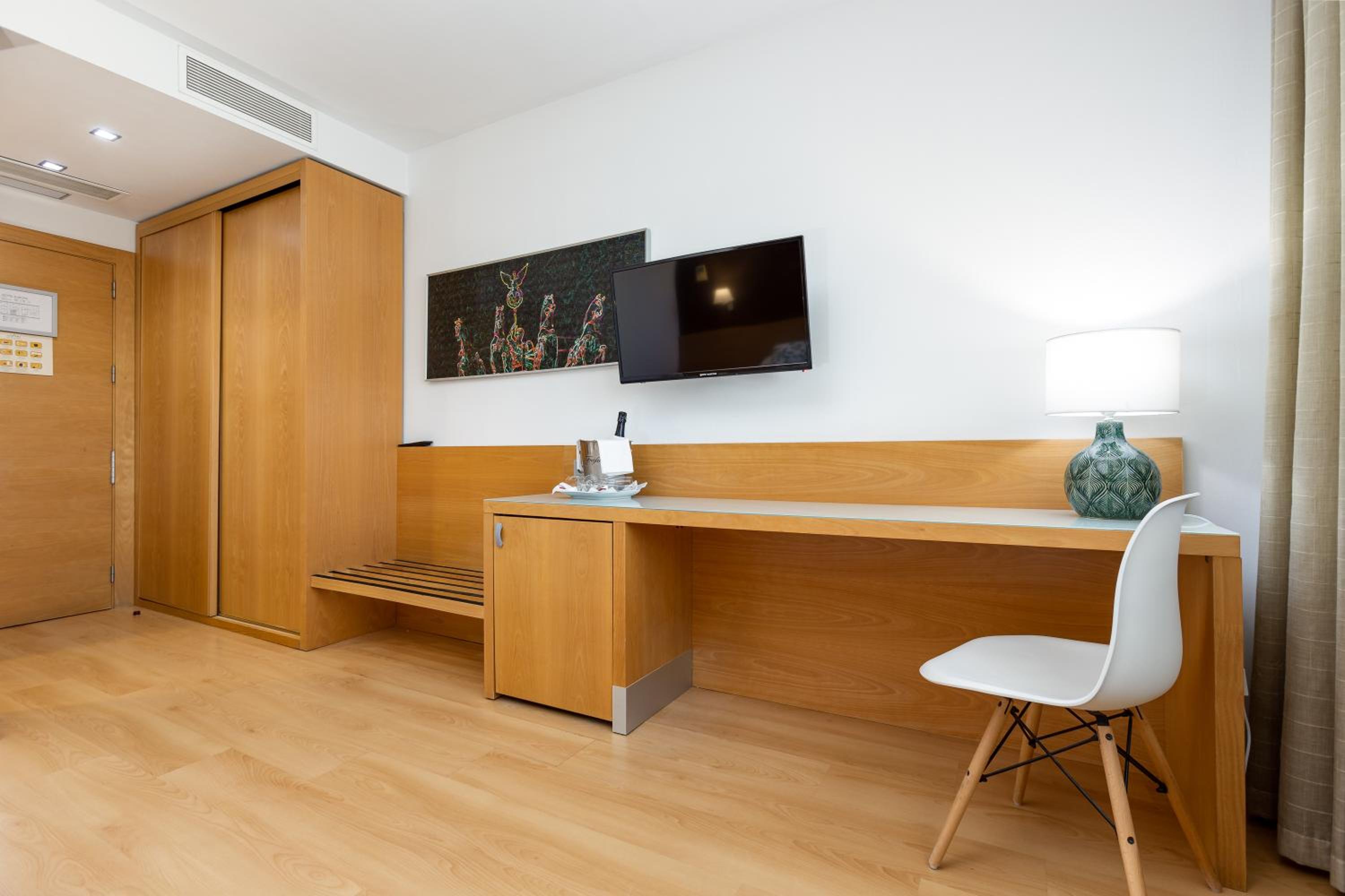 Twin Room - Photo 4