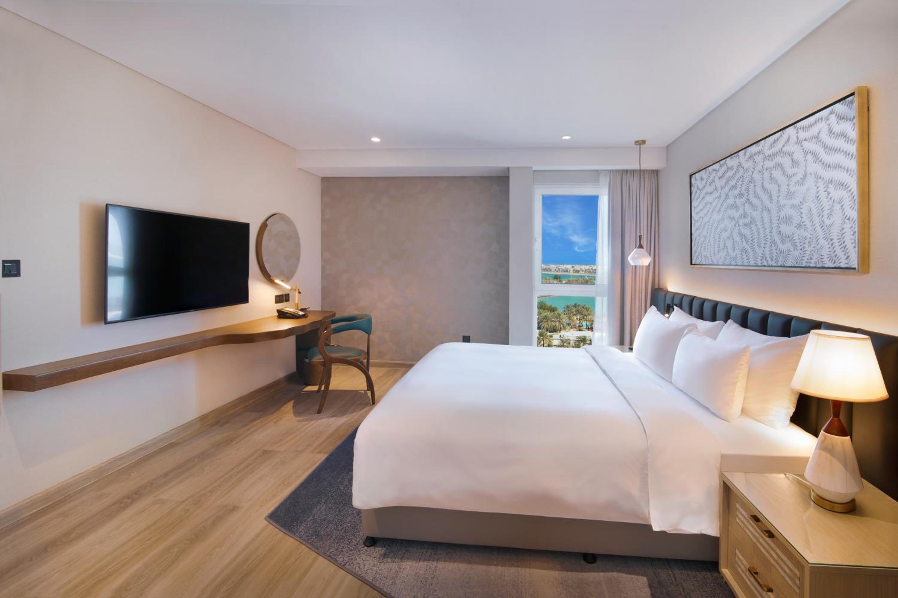 Executive Room with Sea View and Lounge Access Including Complimentary access to Surf Pool, Adventure Park, Wave Pool and Lazy River photo 3