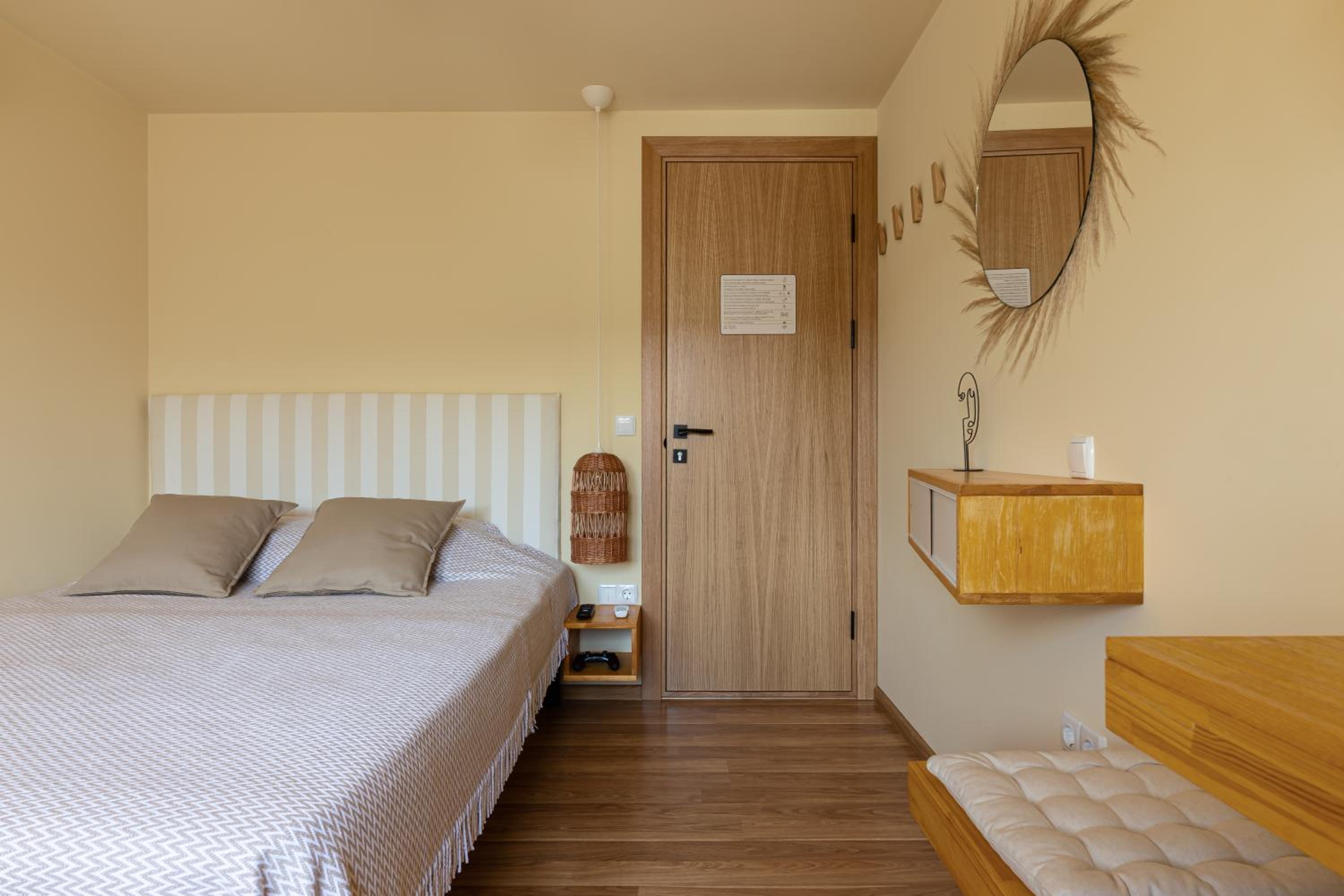 Apartment With Shared Bathroom photo 3