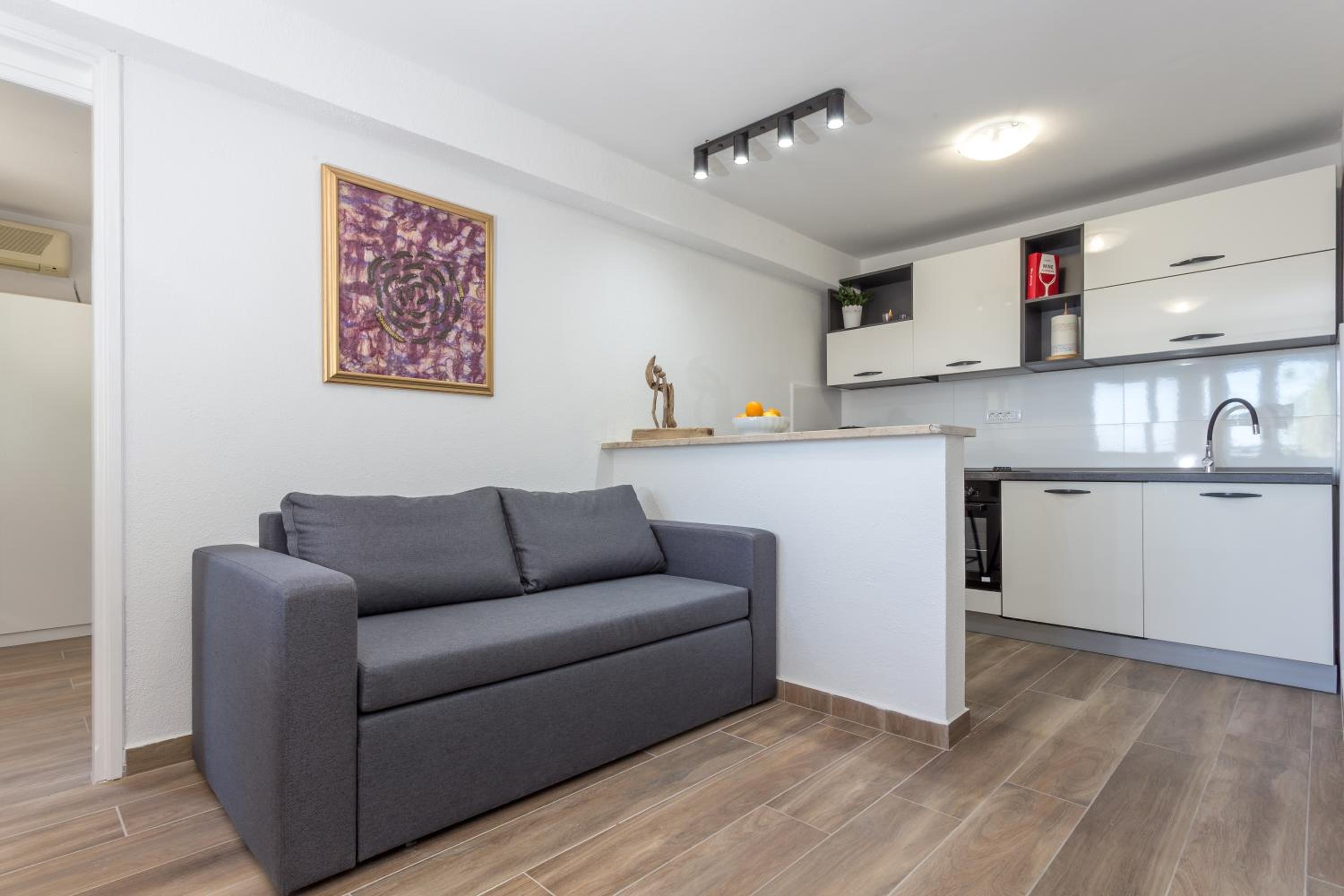 One-Bedroom Apartment - Photo 25