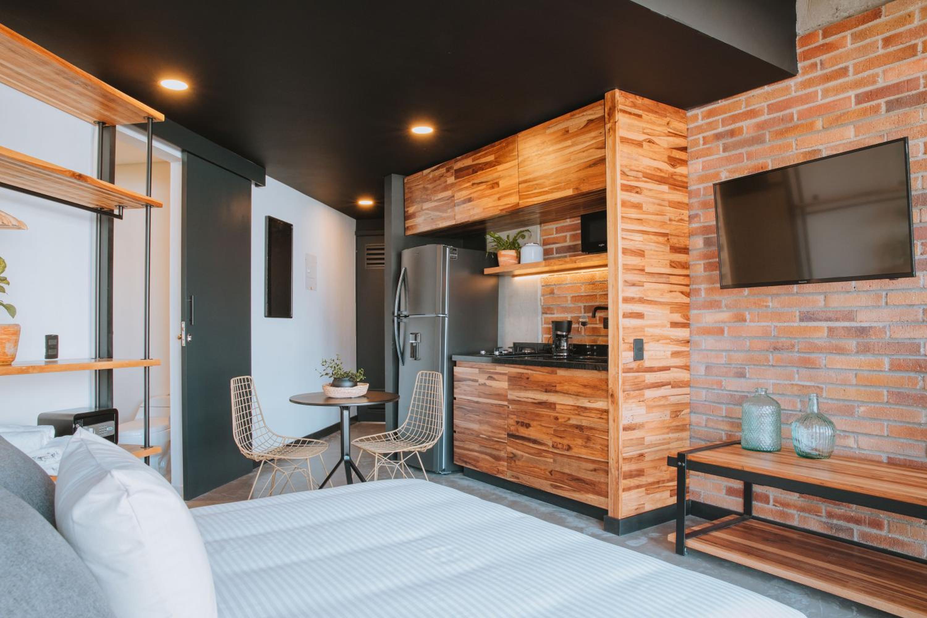 Studio Apartment