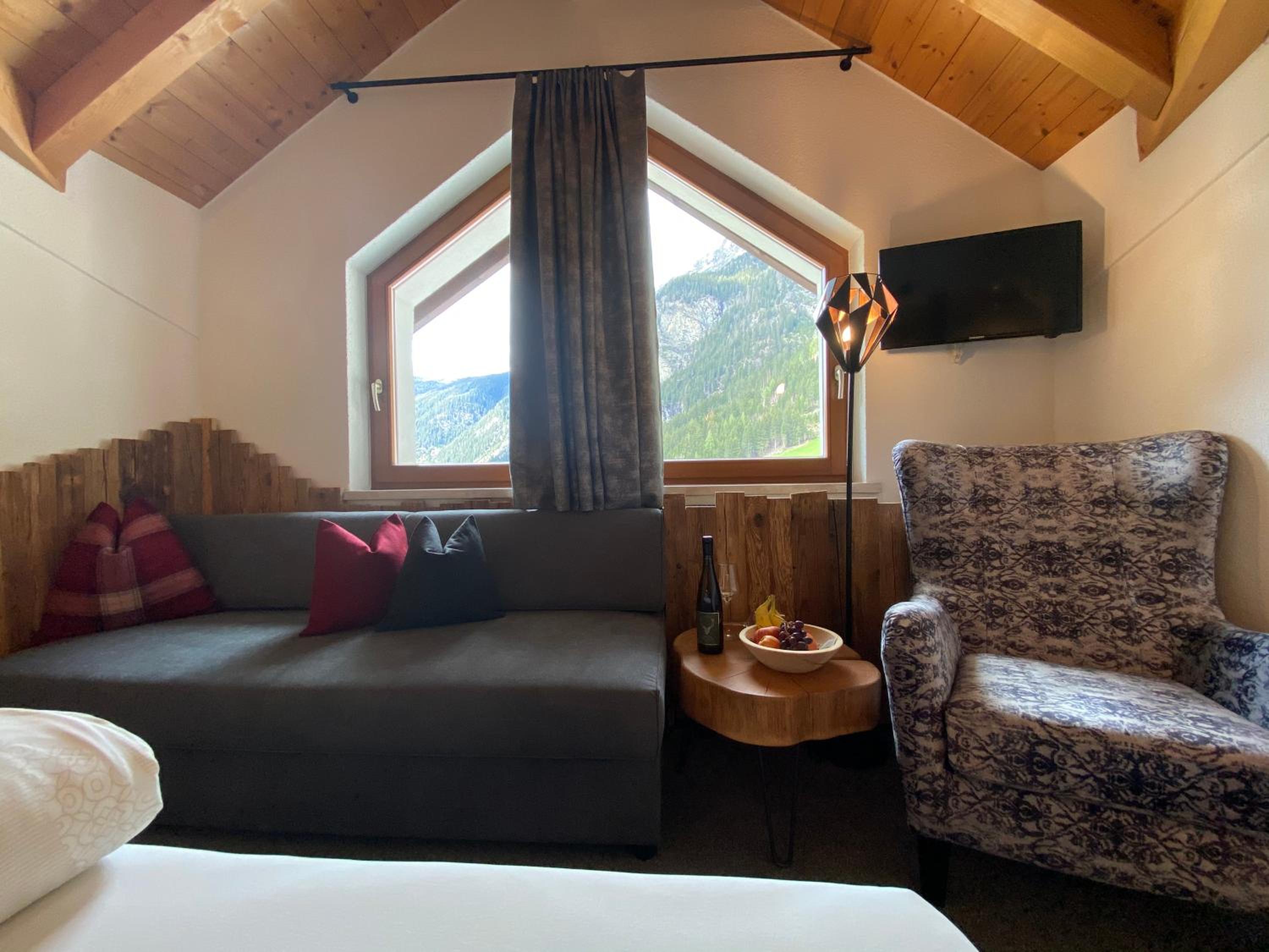Deluxe Double Room photo 2