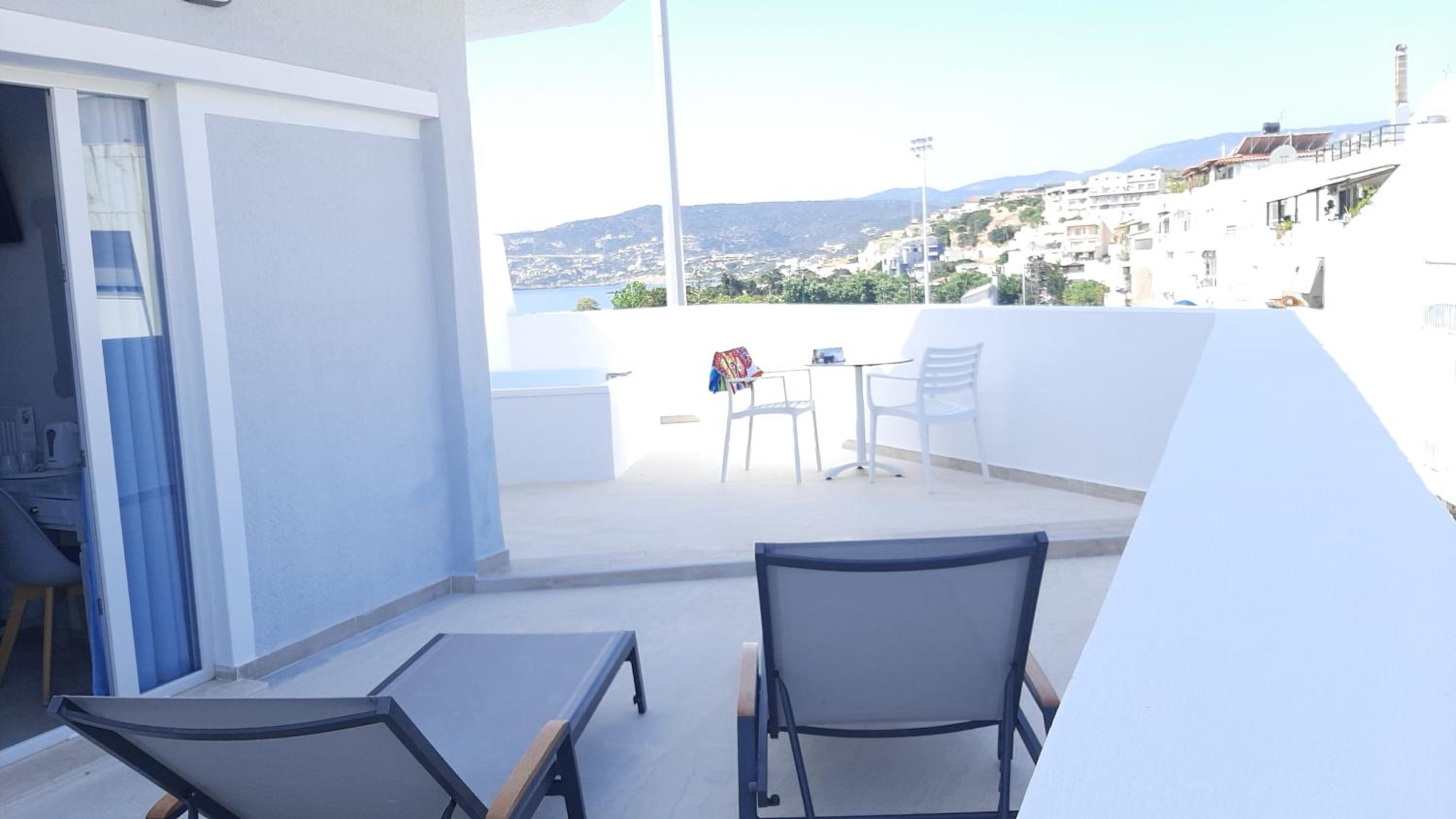 Deluxe Double Room with Sea View and minipool - Photo 3