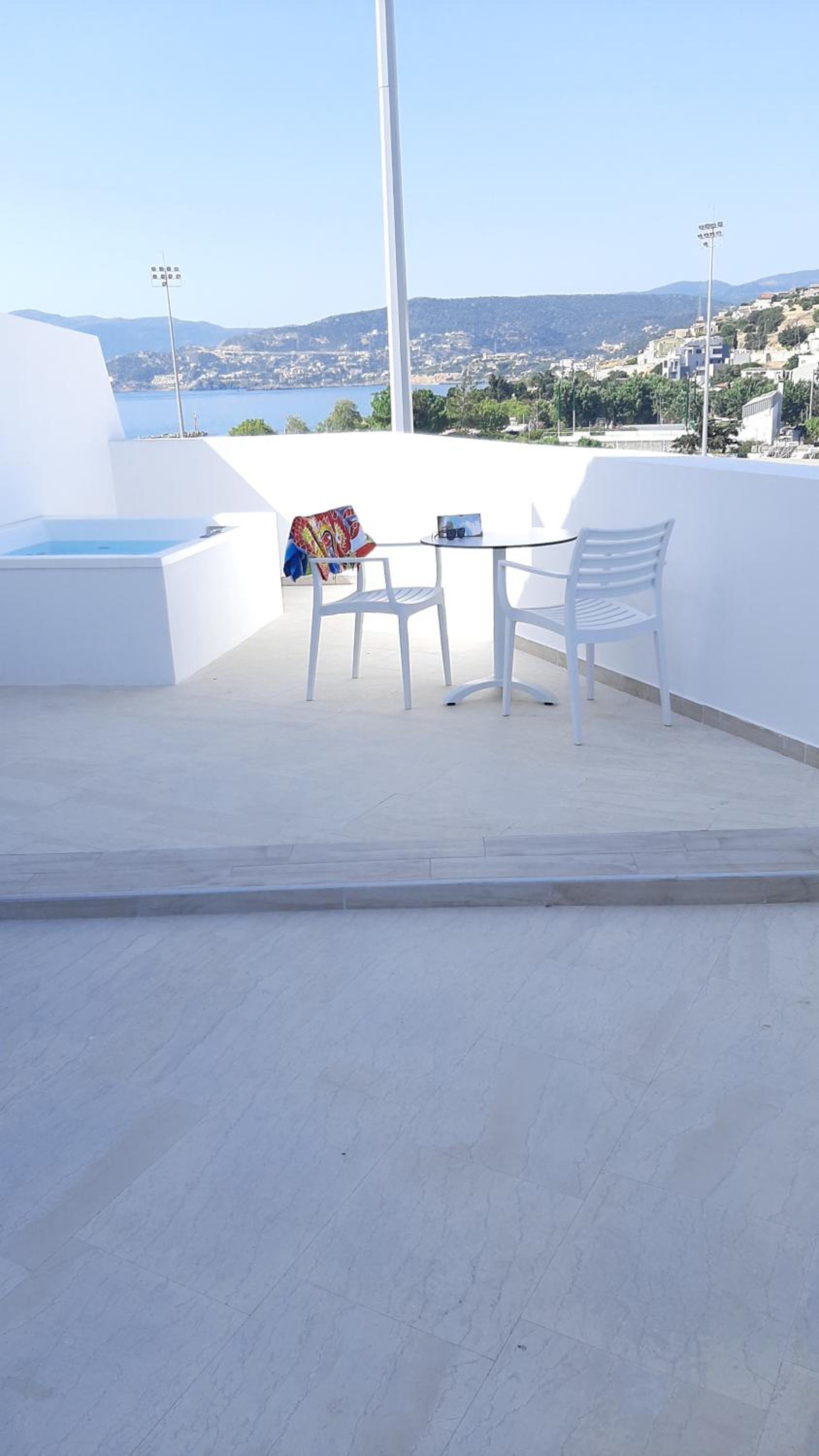 Deluxe Double Room with Sea View and minipool - Photo 25