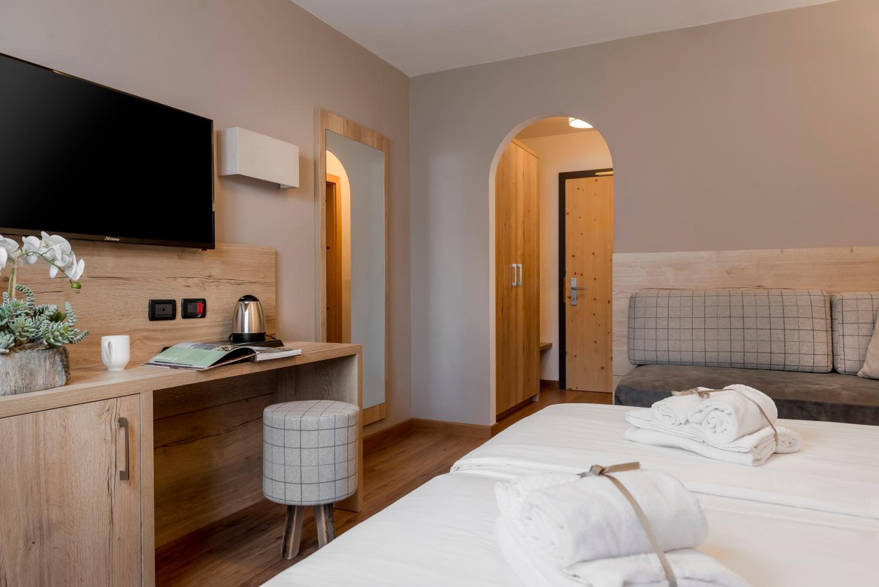 Superior Double or Twin Room - Photo 4