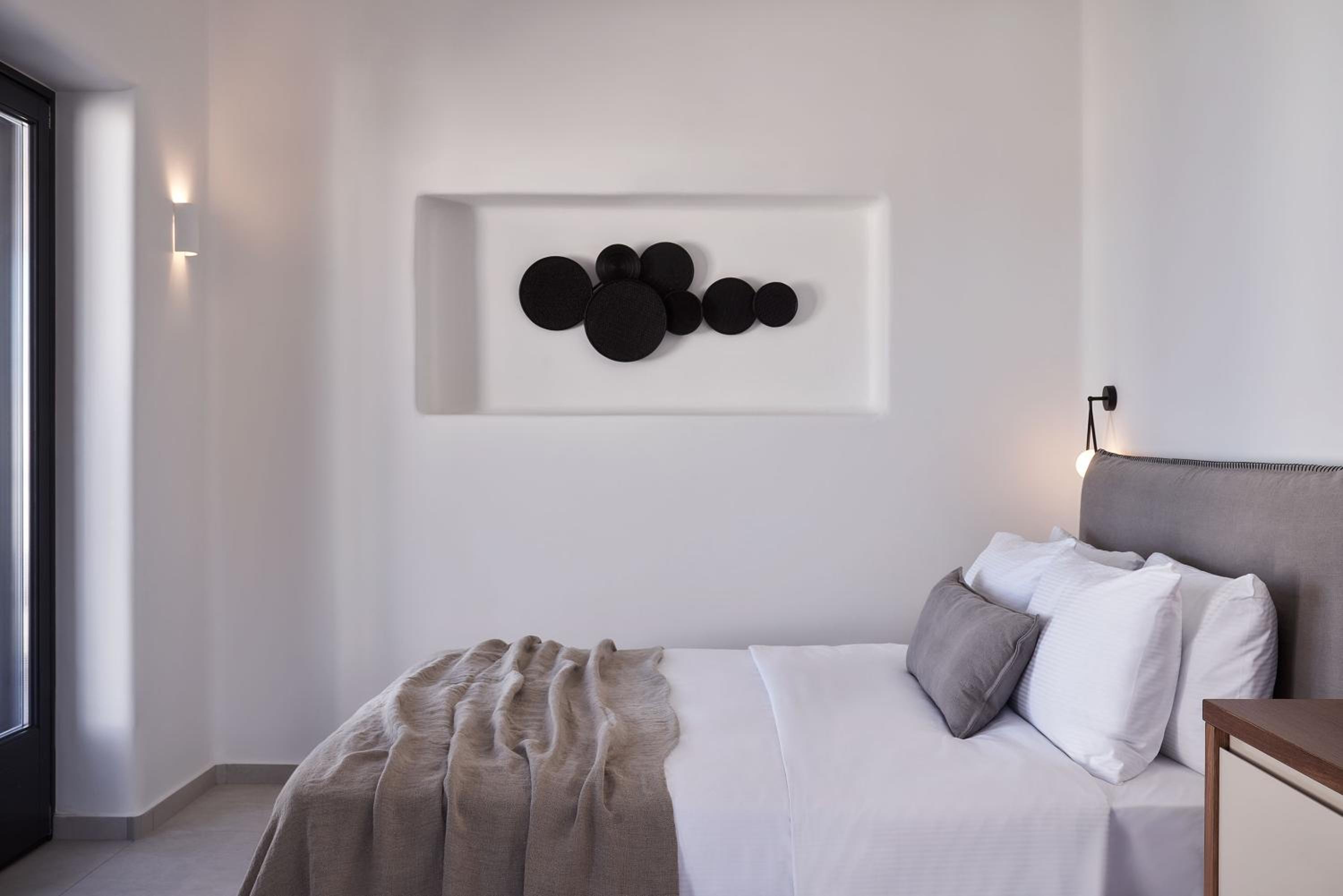 Junior Suite with Infinity Pool and Sea View - Photo 1