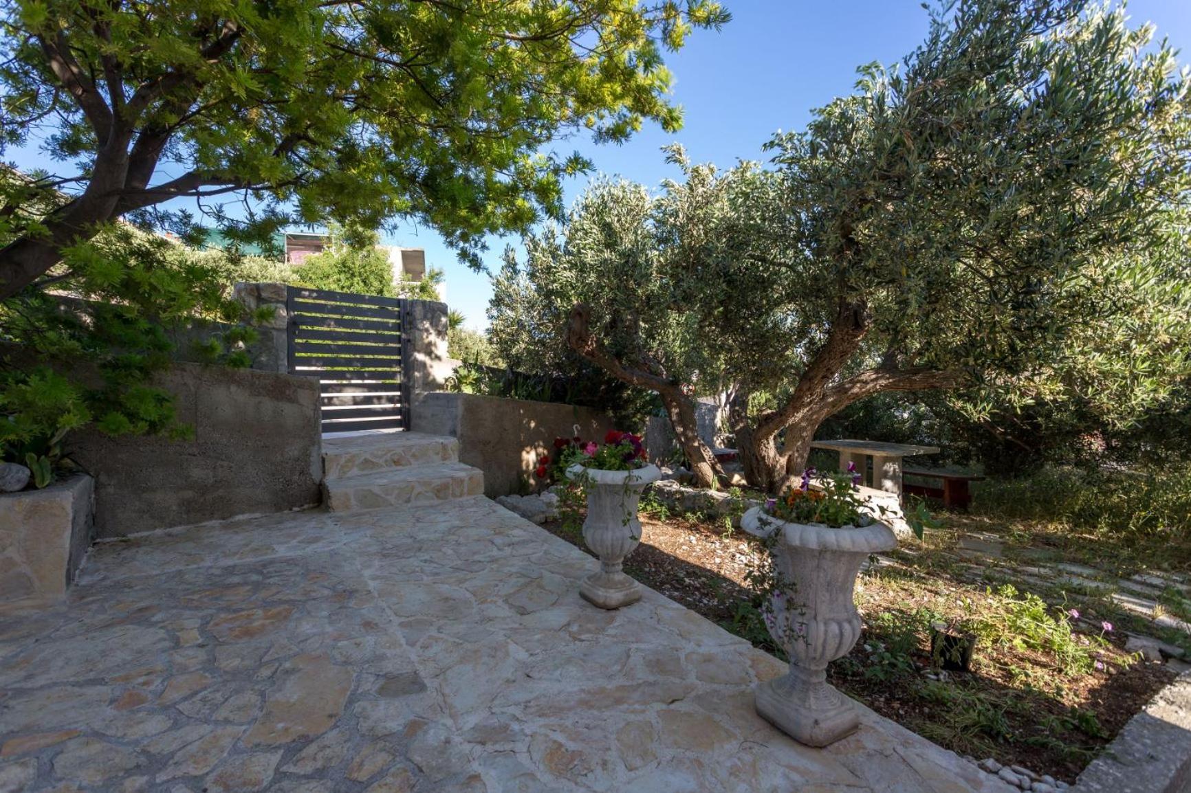 Apartment - Ground Floor - Photo 11