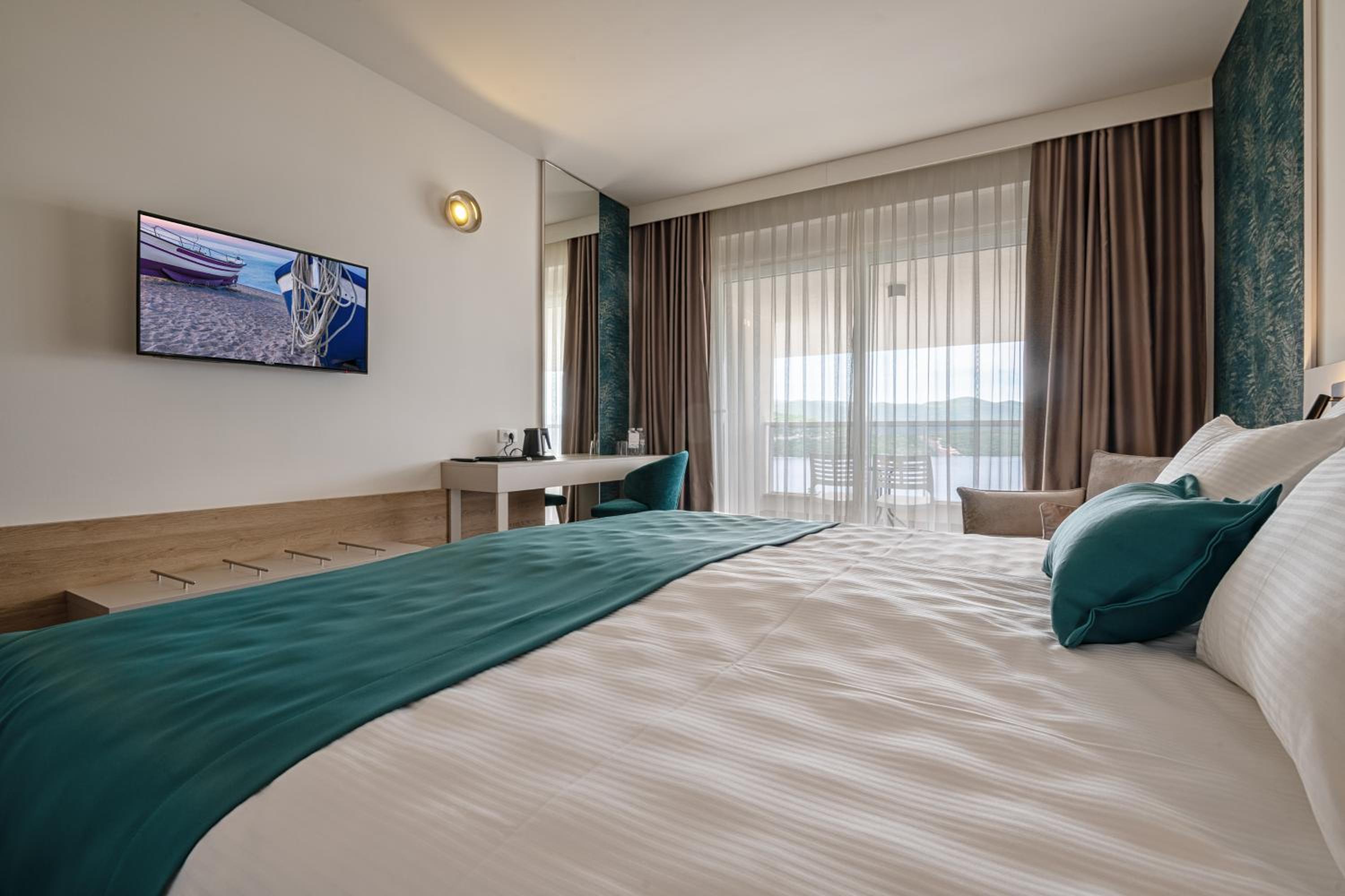Superior Double or Twin Room with Sea View - Photo 7