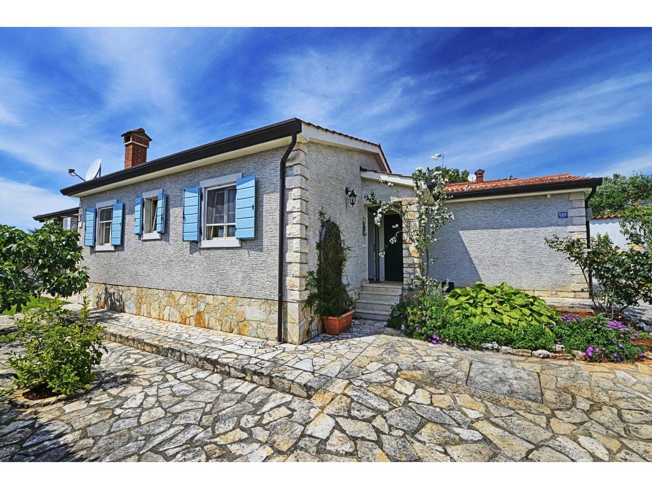 Villa photo 3
