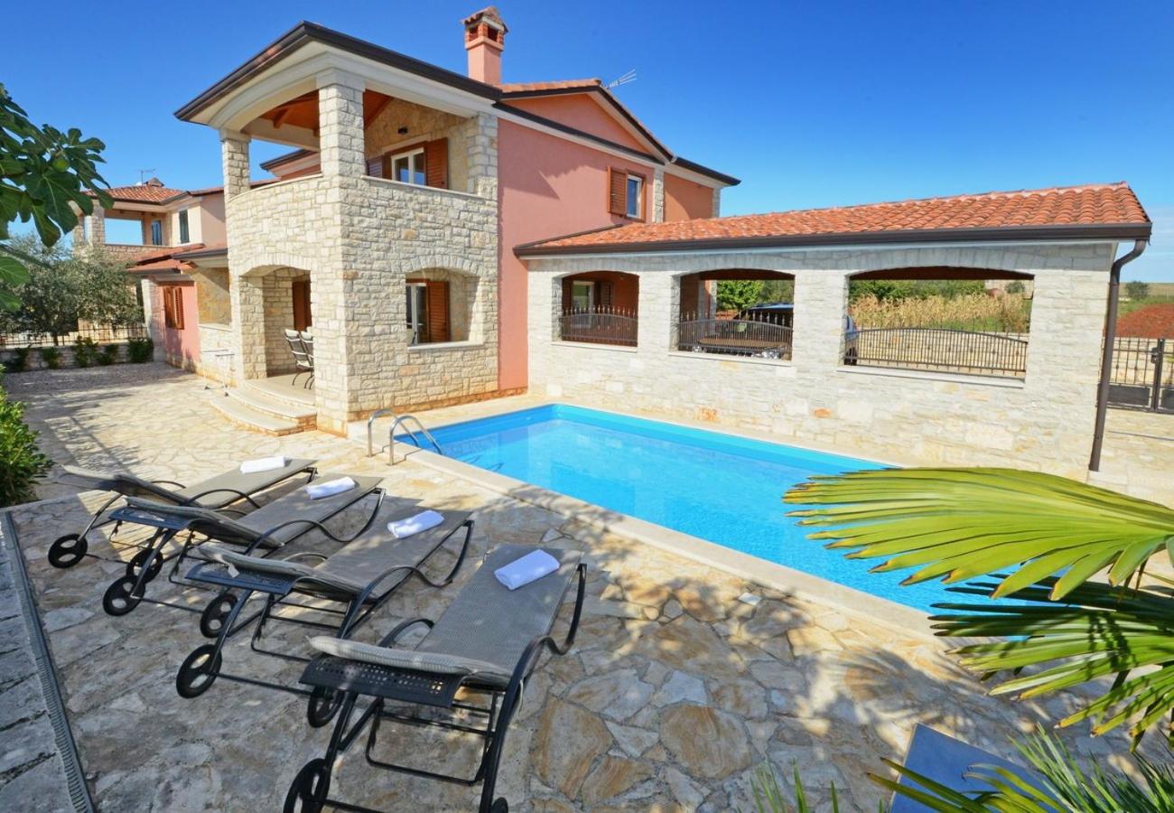 Three-Bedroom Villa photo 1