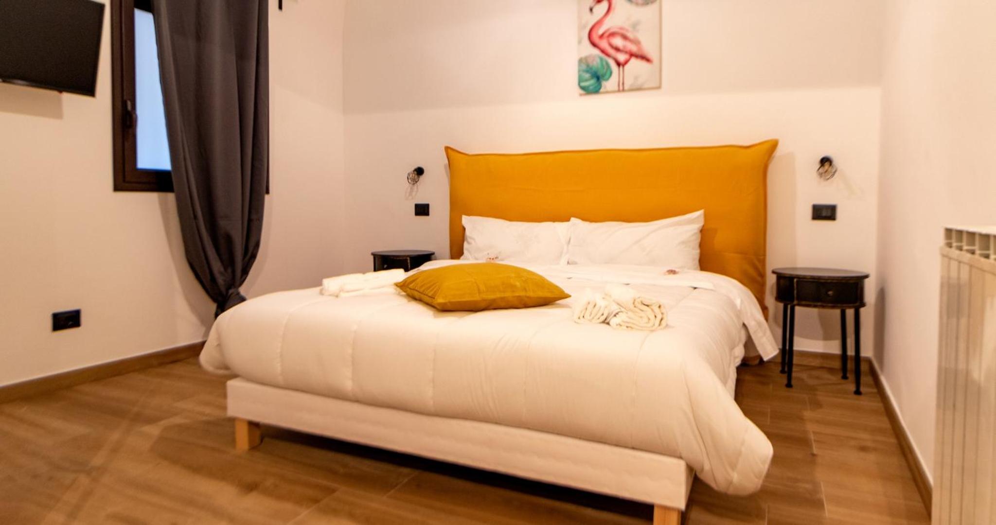 Double Room with Private Bathroom - Photo 2