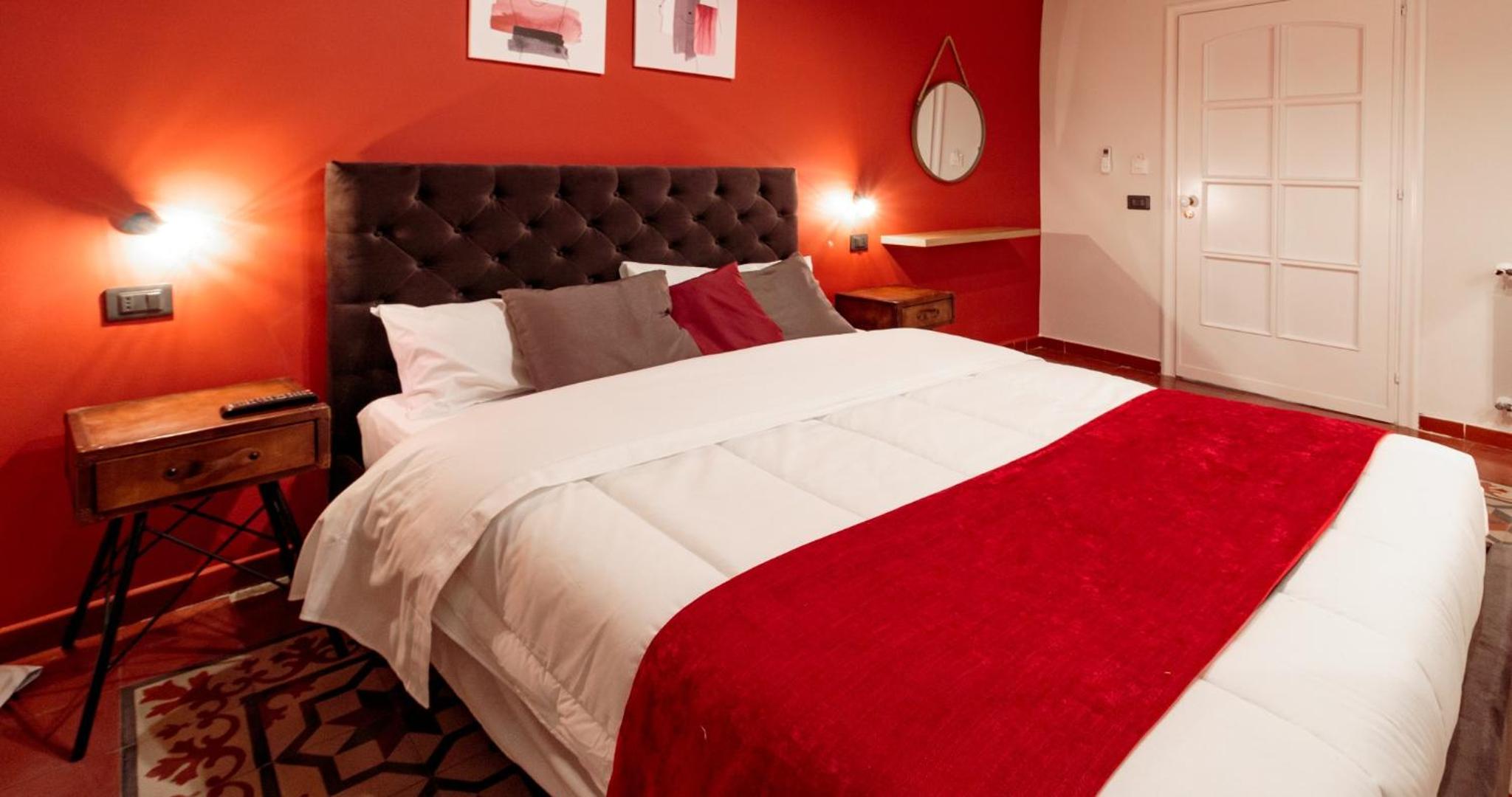 Double Room with Private Bathroom - Photo 2