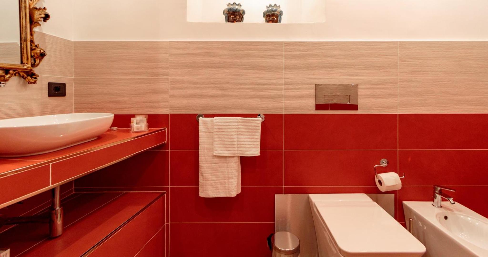 Double Room with Private Bathroom - Photo 3