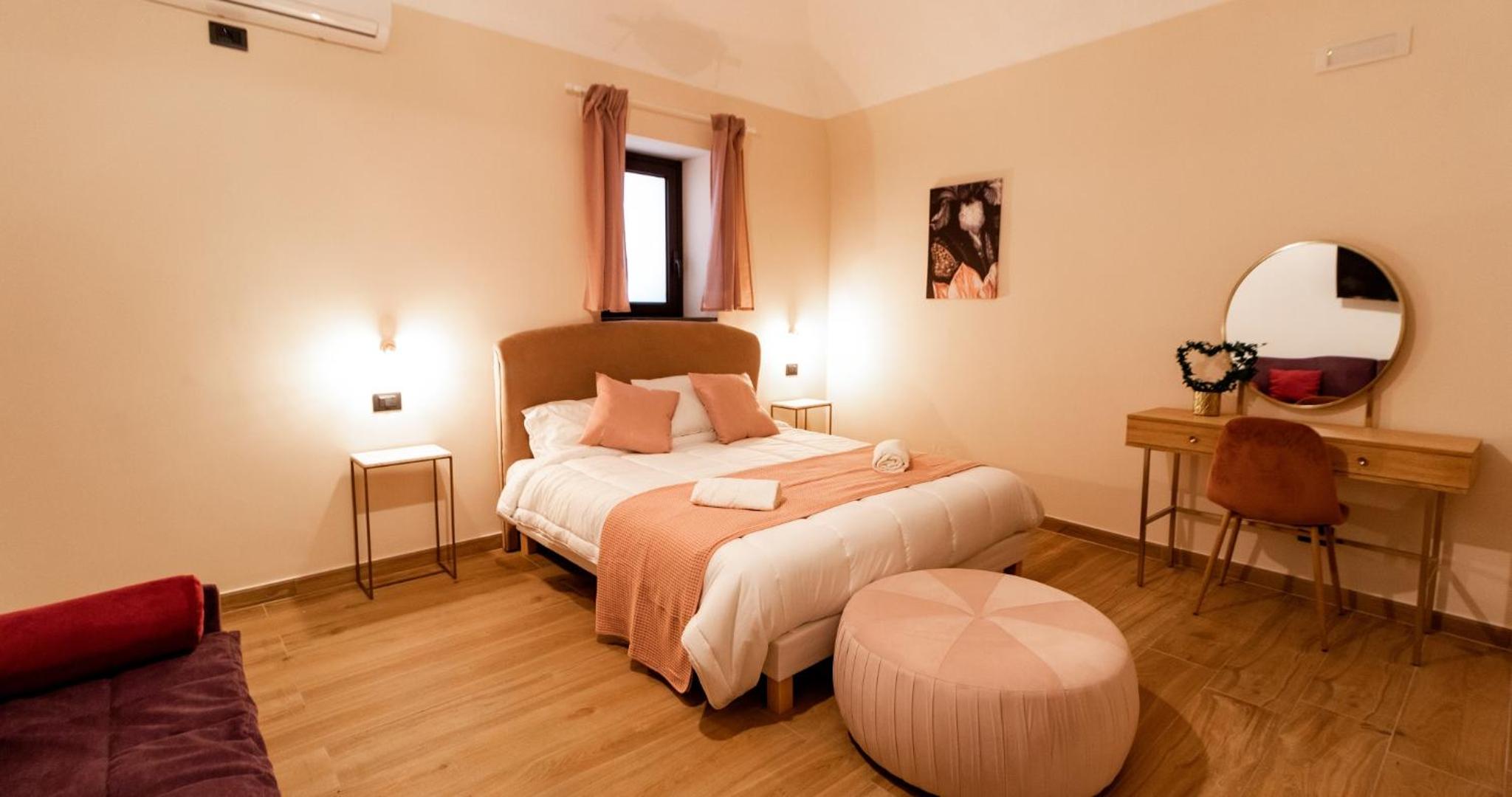 Quadruple Room with Private Bathroom - Photo 3