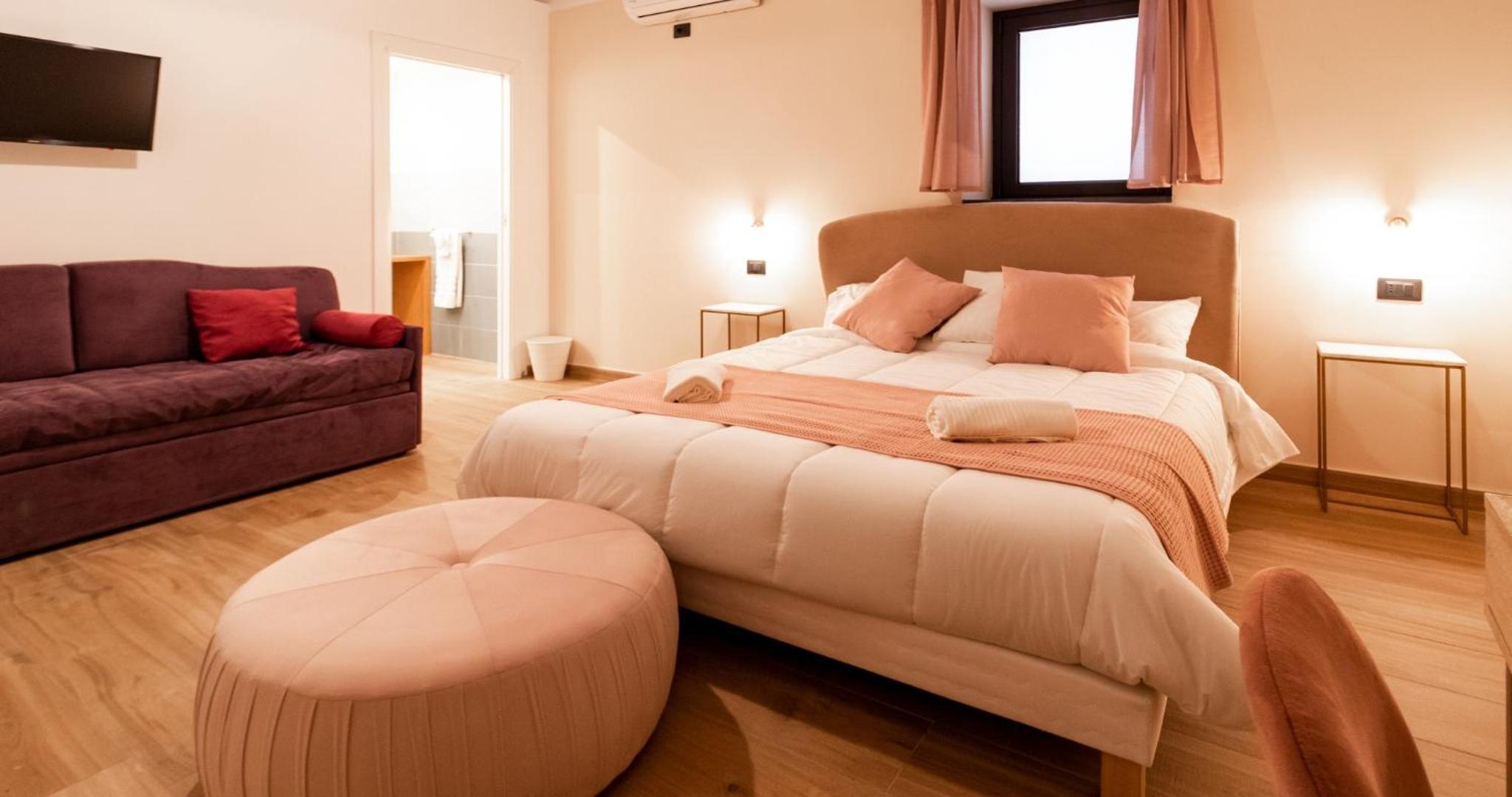 Quadruple Room with Private Bathroom - Photo 1