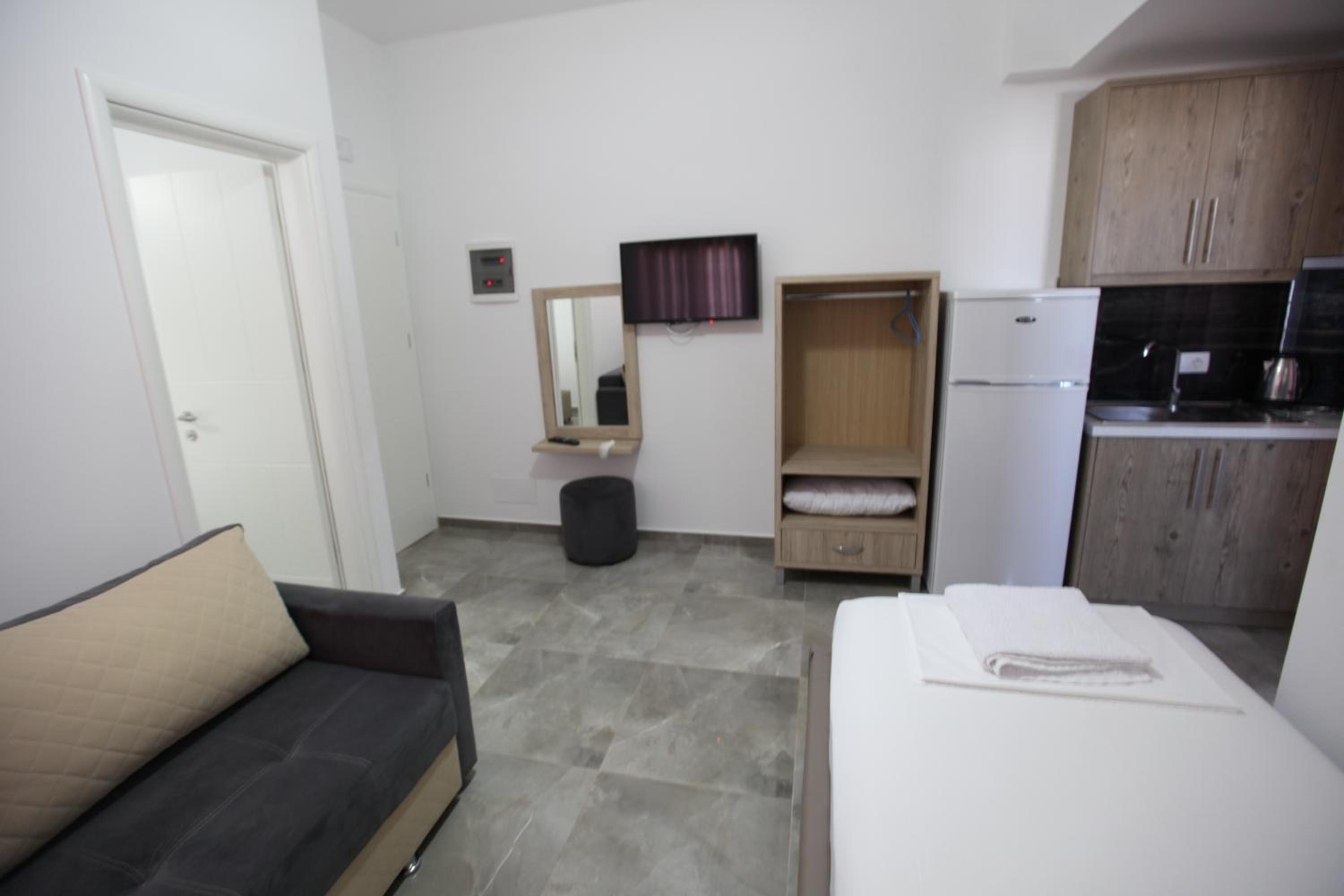 Apartment with Balcony photo 3