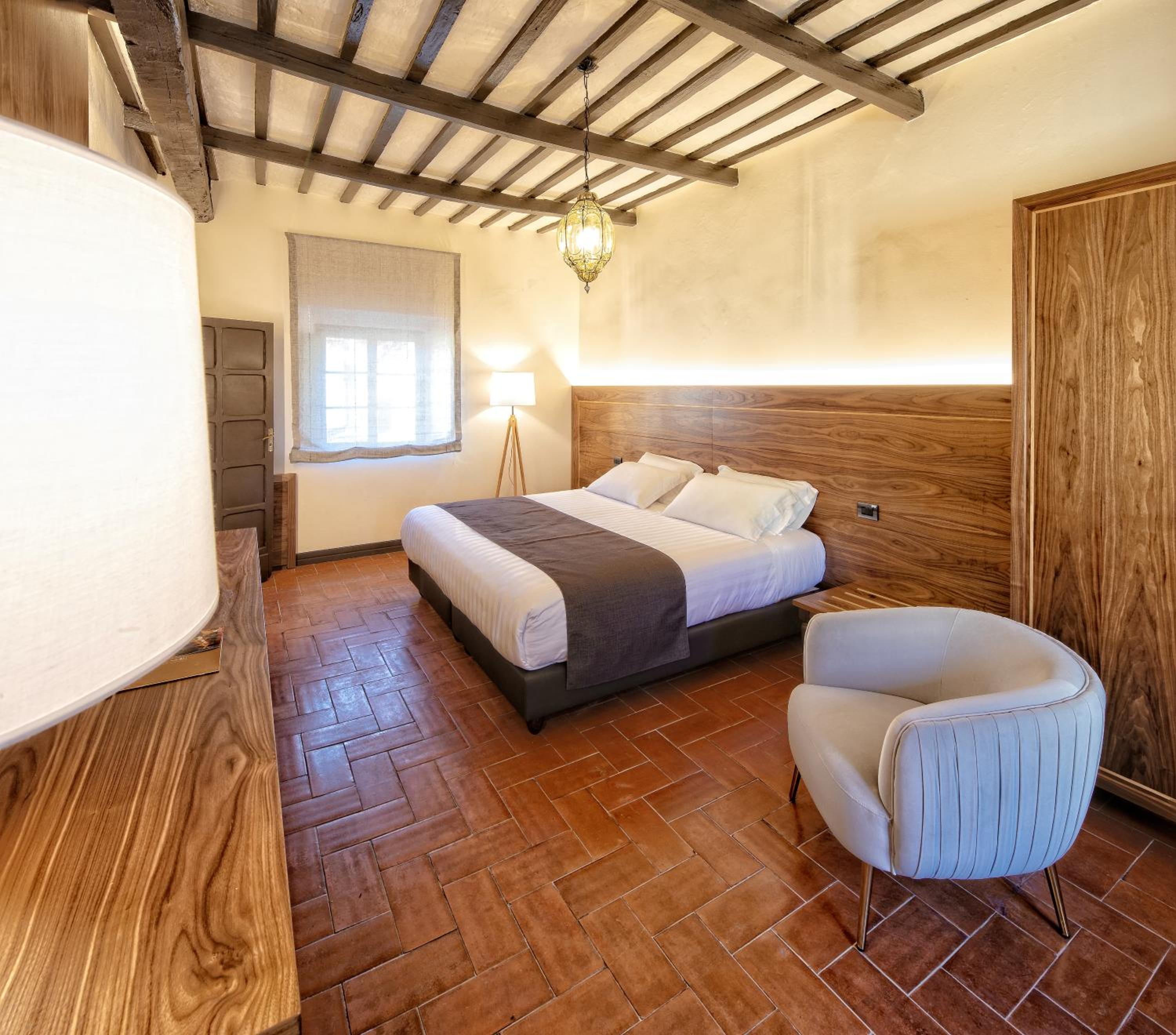 Large Double Room - Photo 3