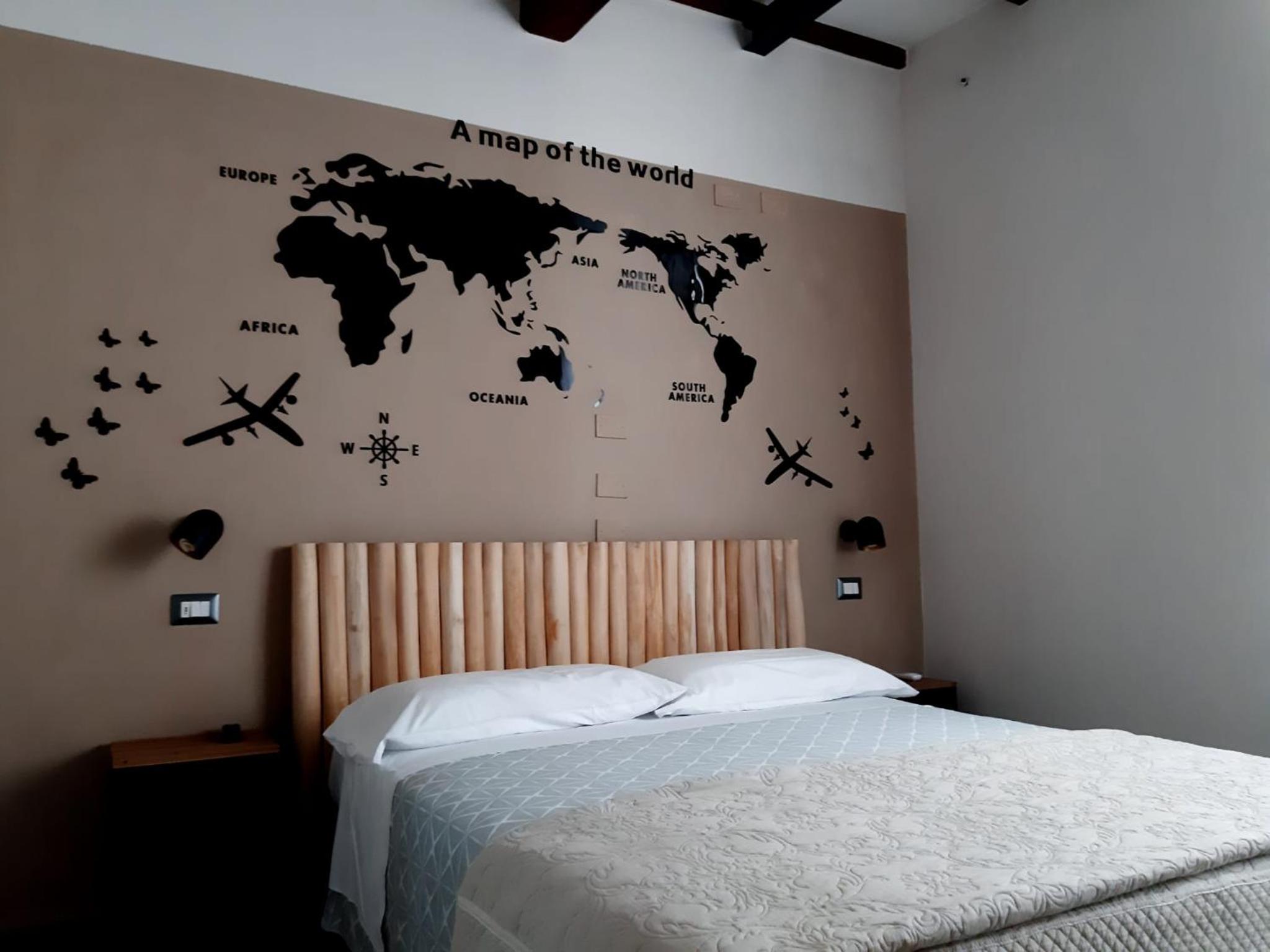 Large Double Room photo 1