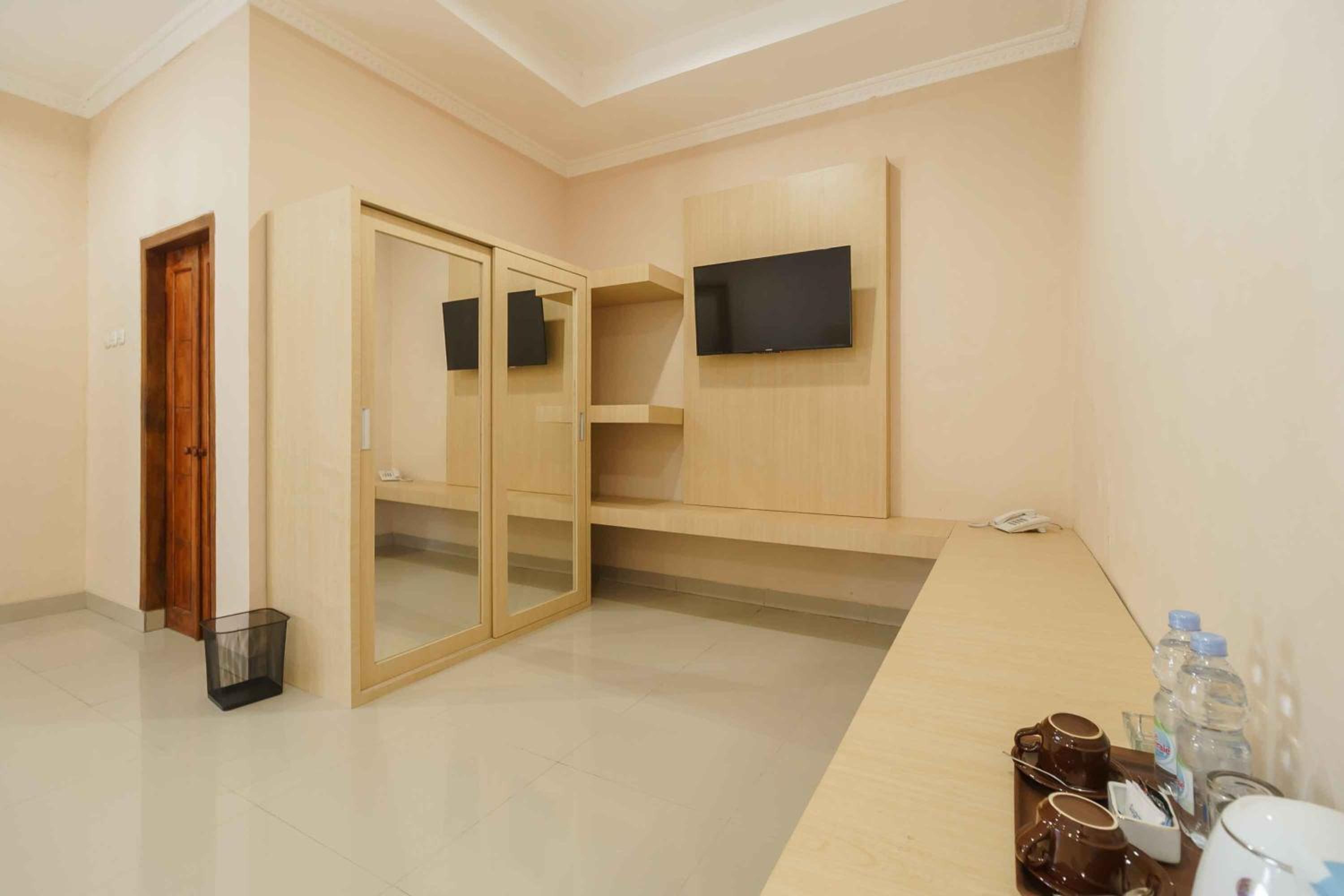Twin Room - Photo 7