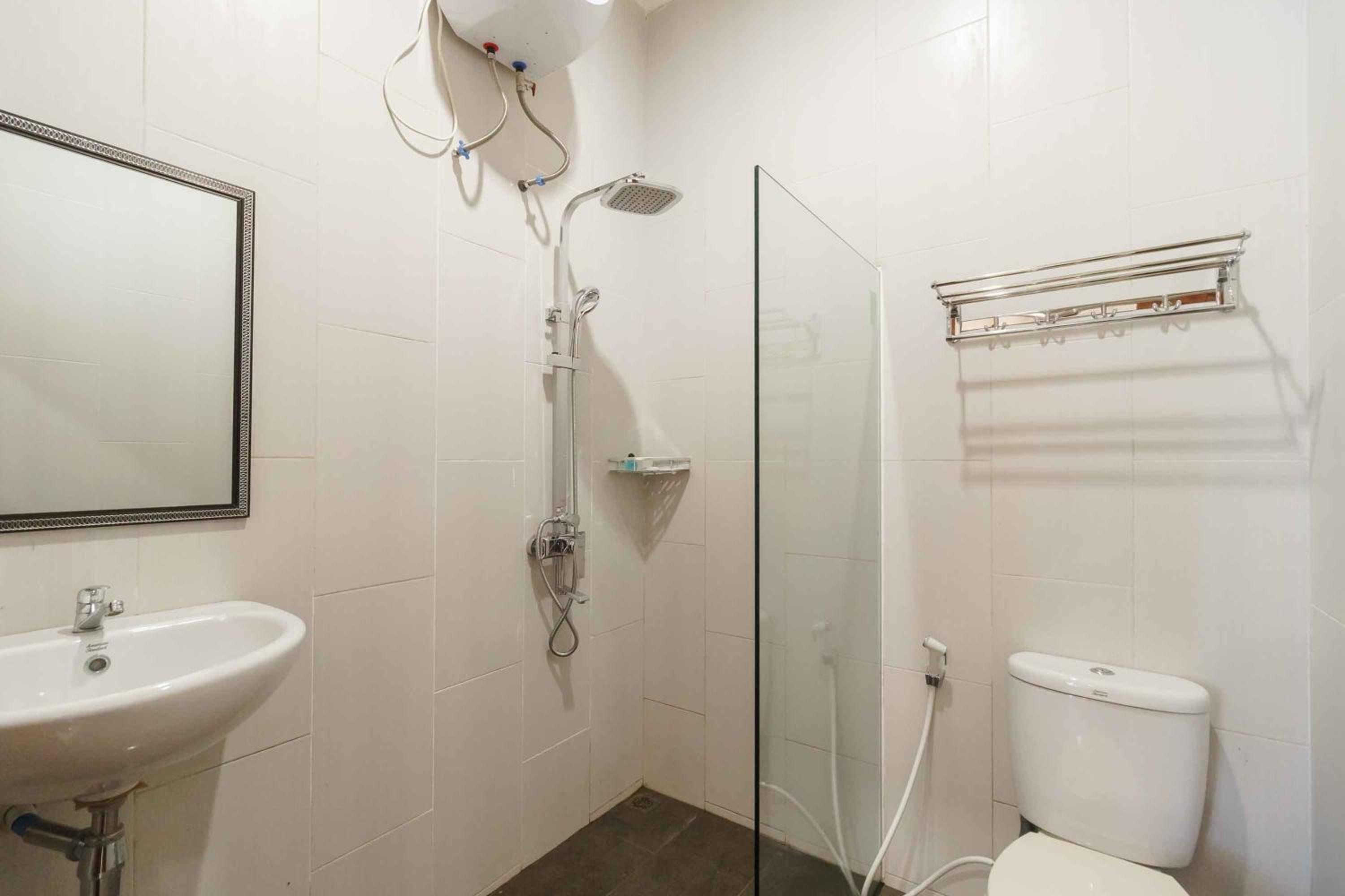 Twin Room - Photo 2