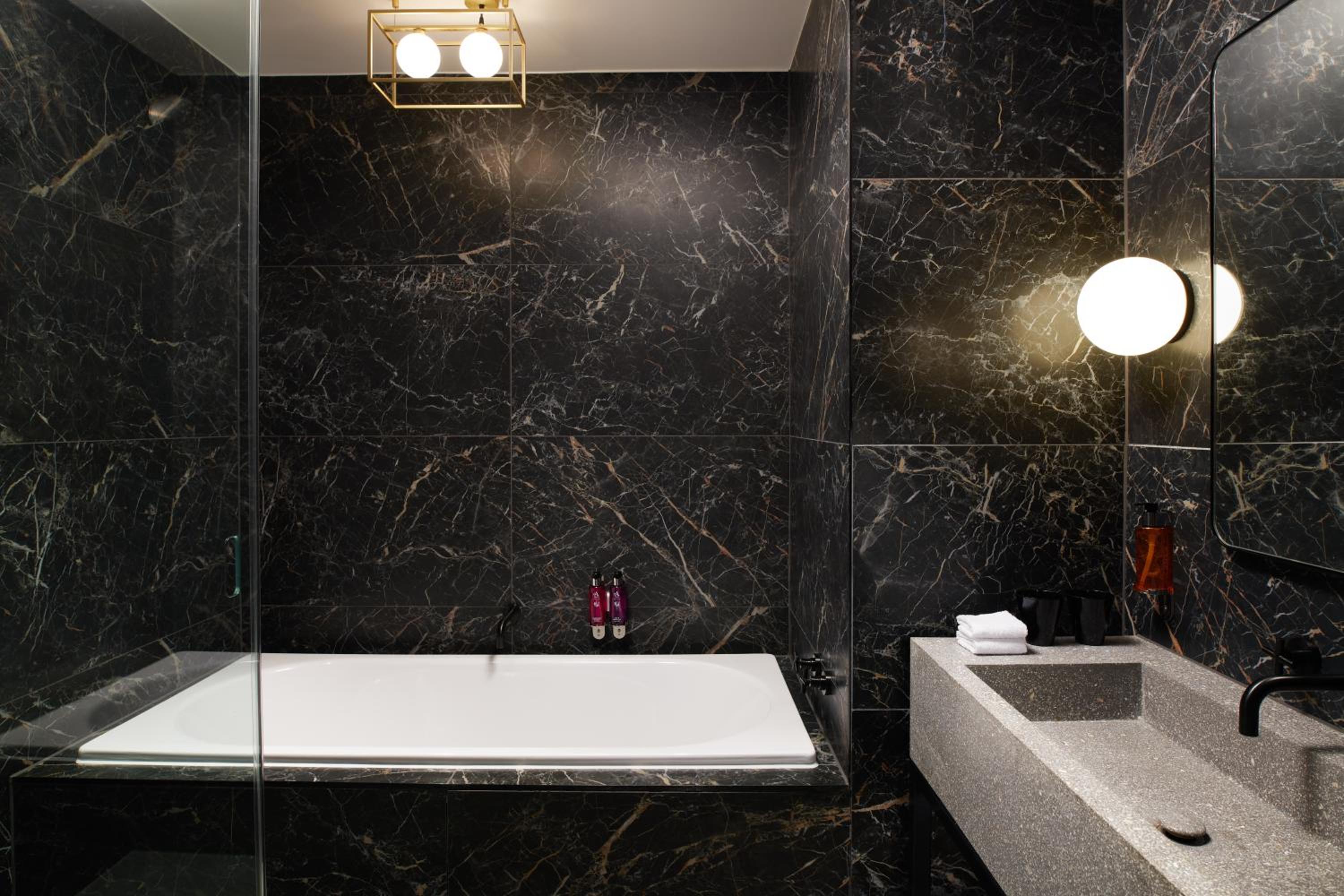 Club Deluxe Room - Photo 3