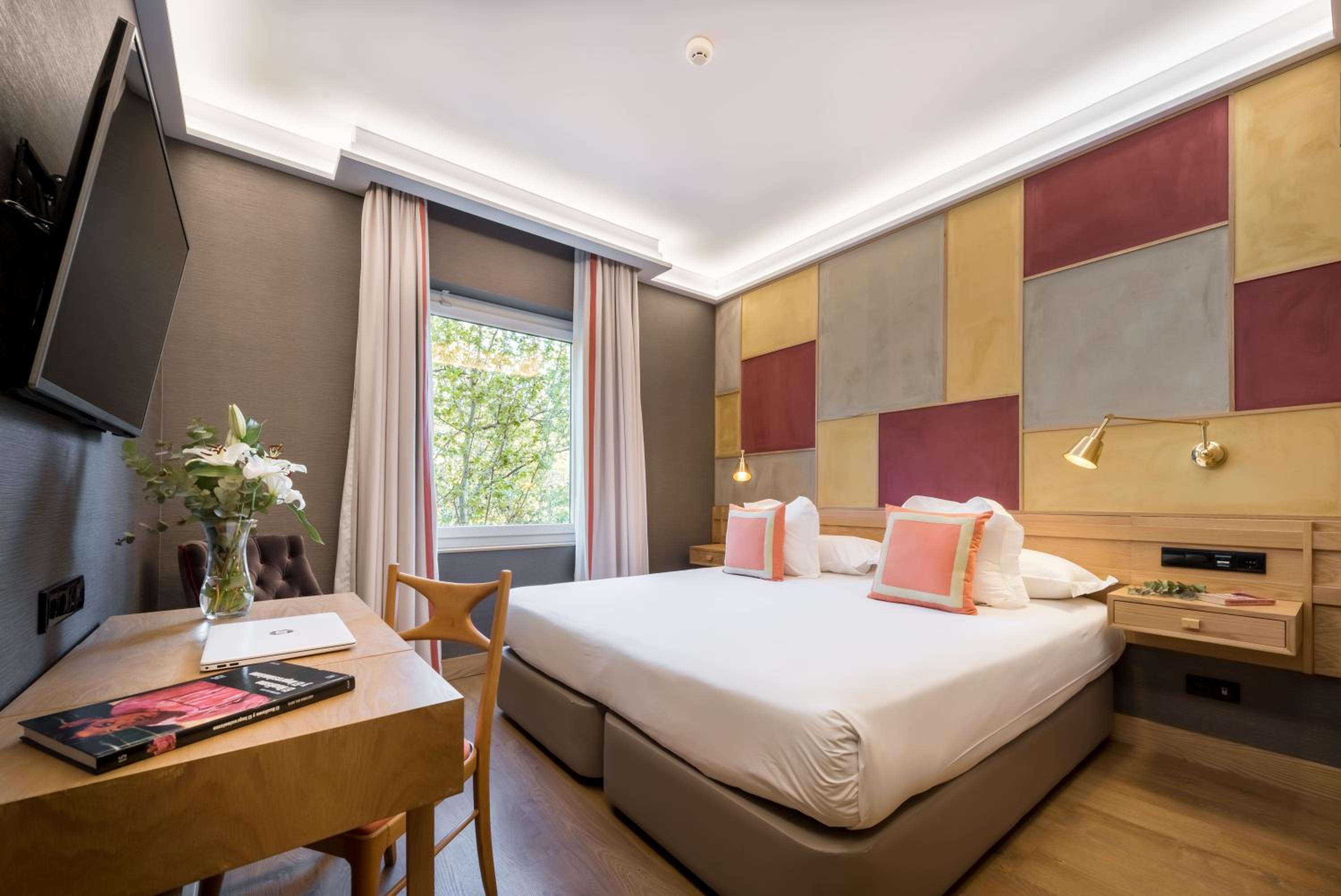 Double Room (1 Adult) - Photo 8