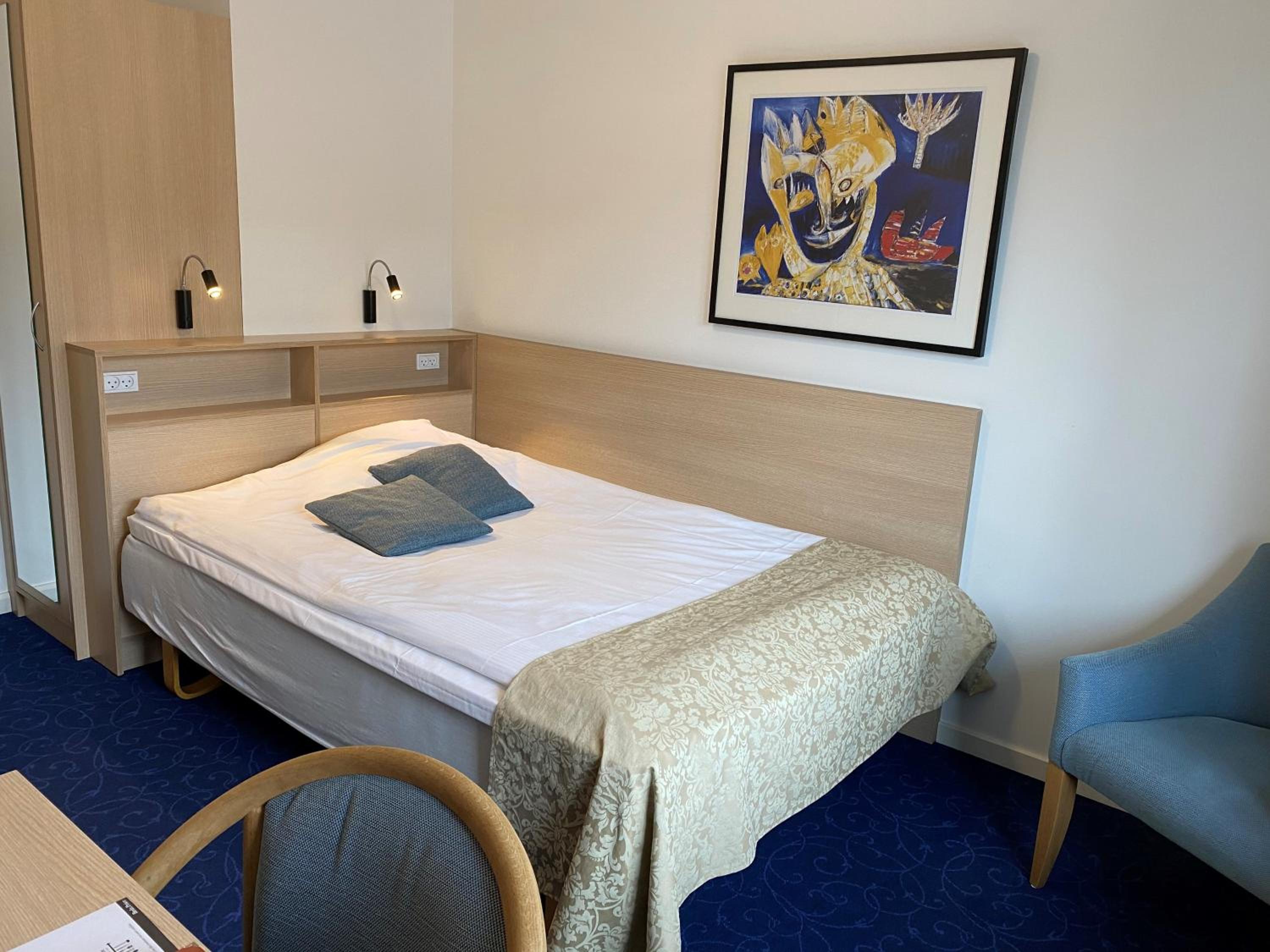 Queen Room with140 cm-wide bed