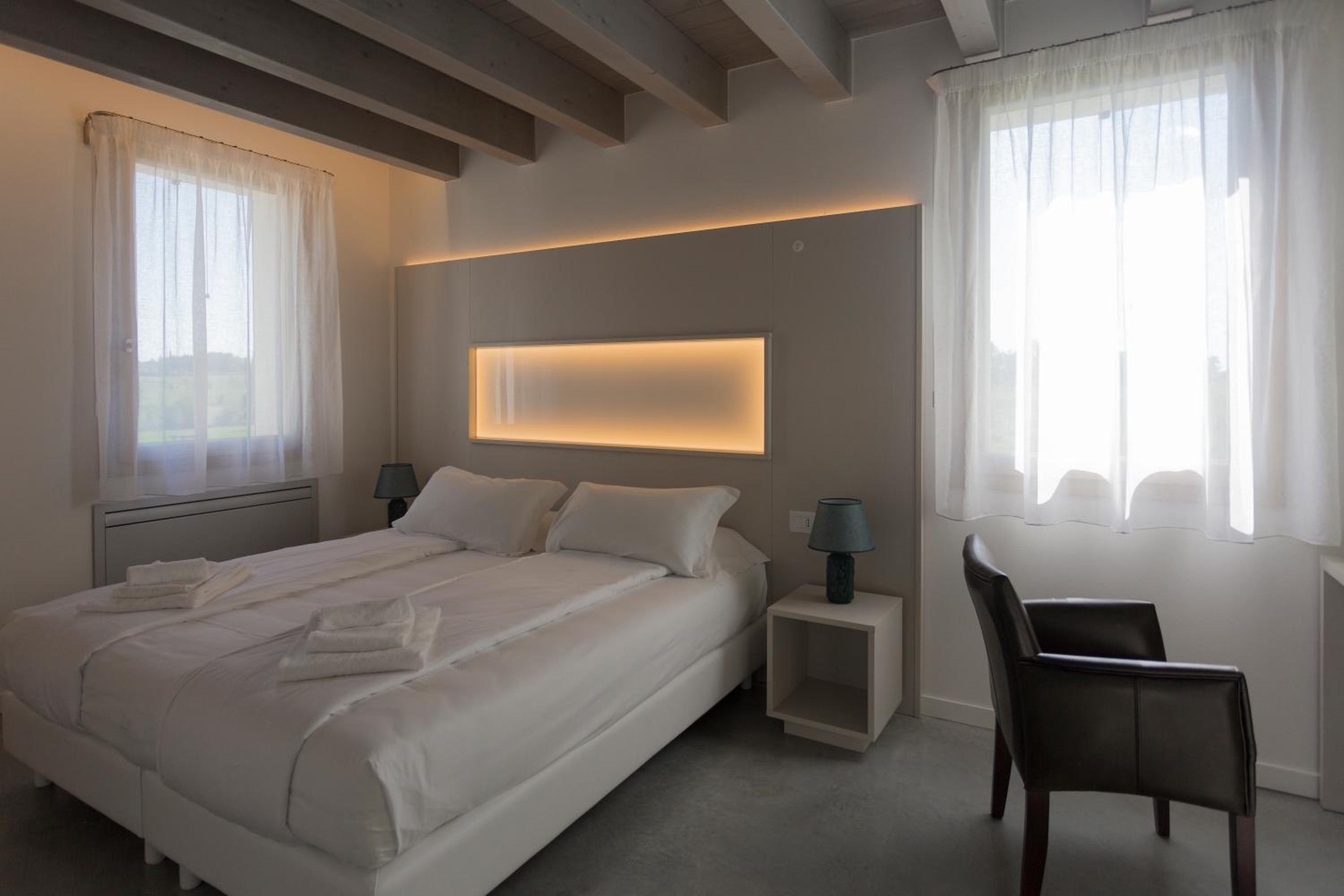 Double Room with Garden View - Photo 14