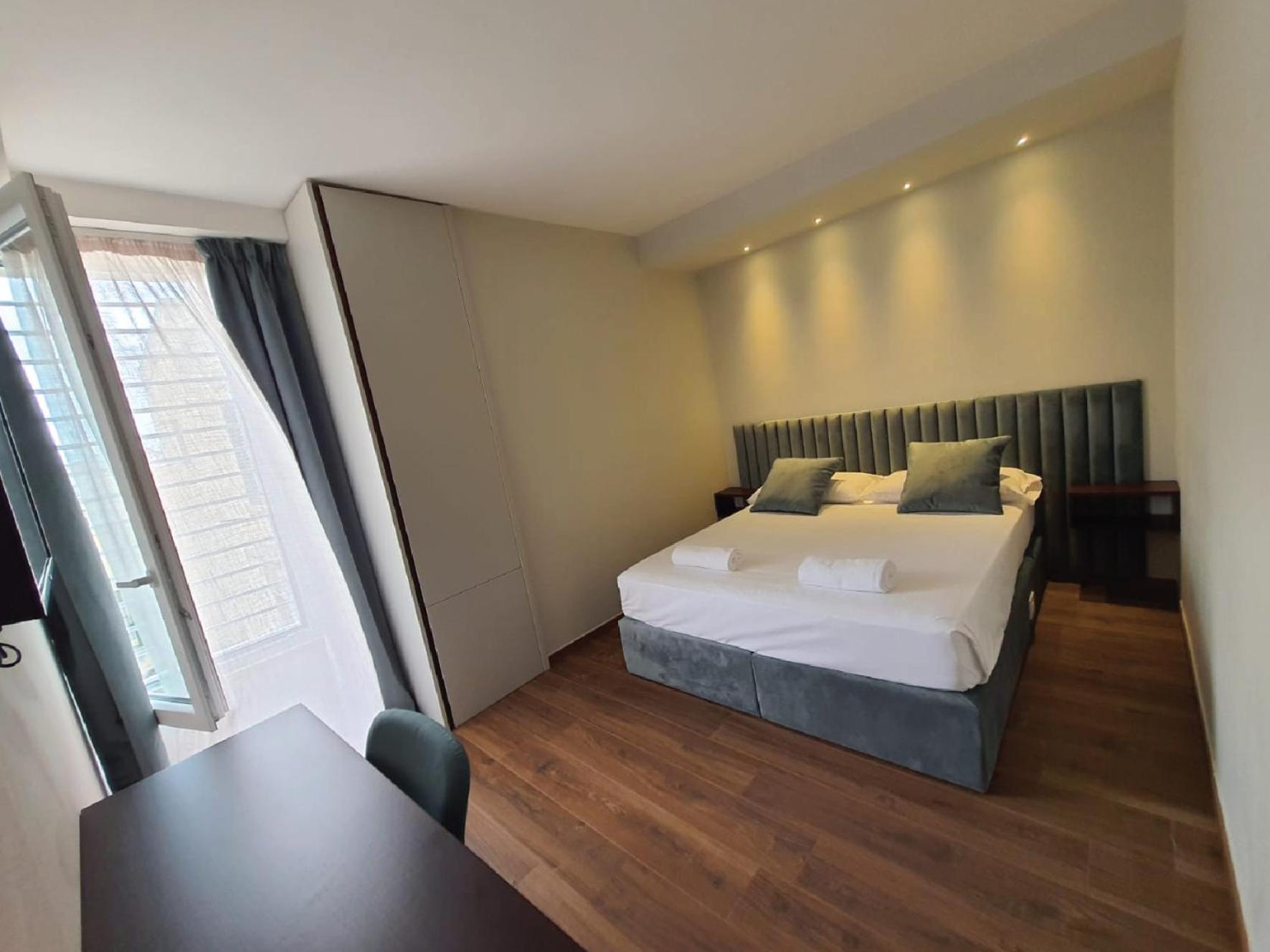 Standard King Room photo 1