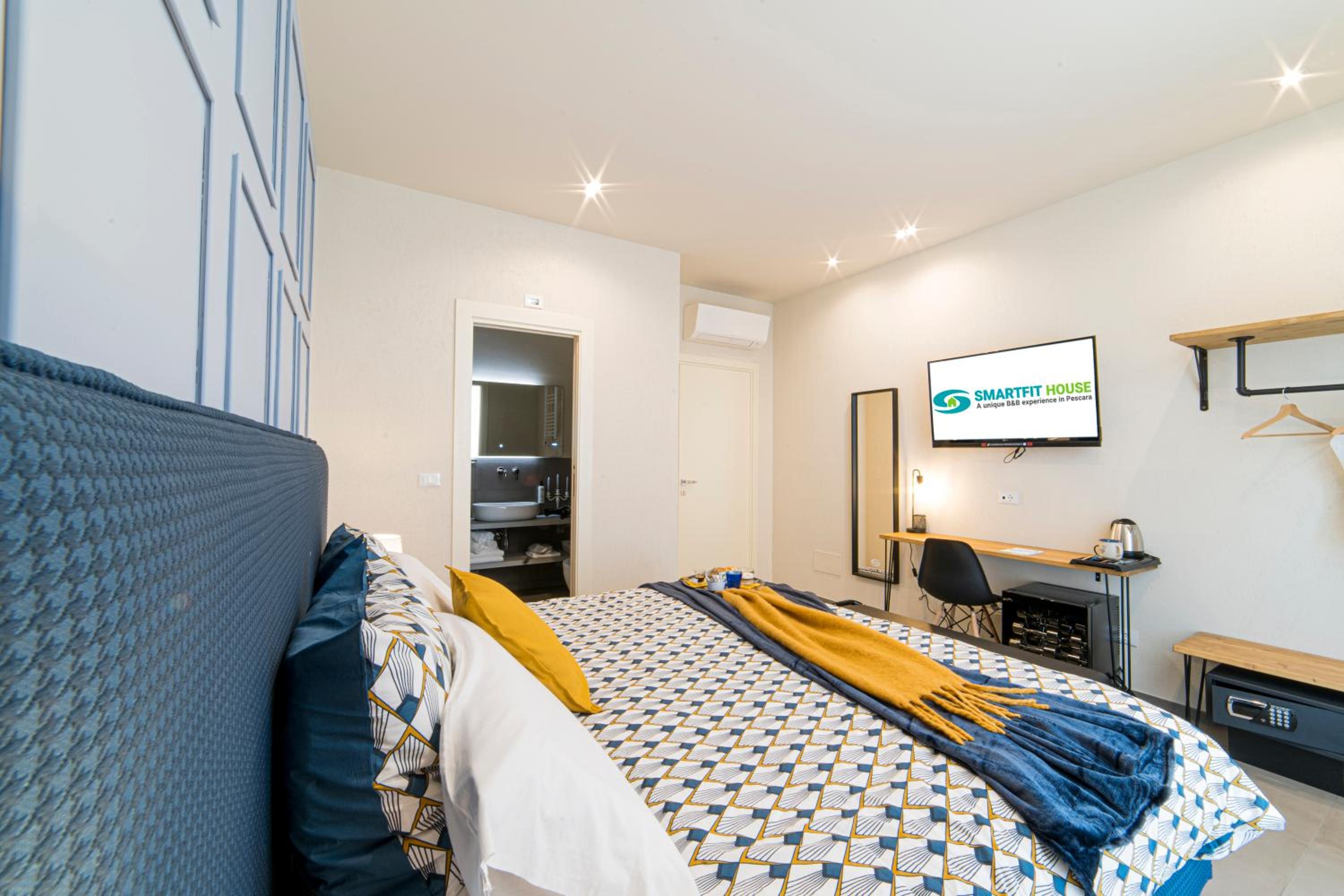 Superior Deluxe Double or Twin Room  - Photo 12