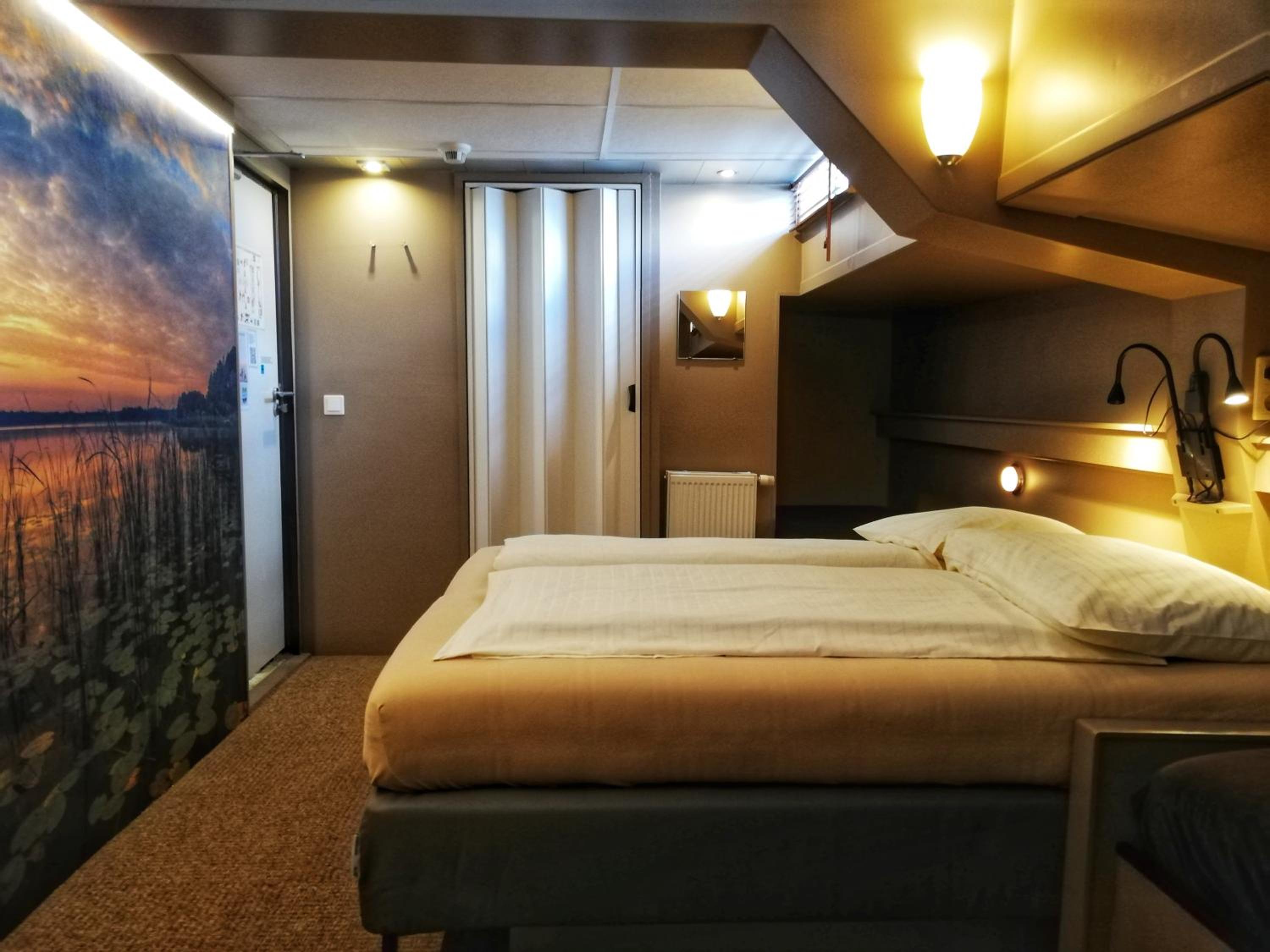 Maxi Cabin on Boat photo 1