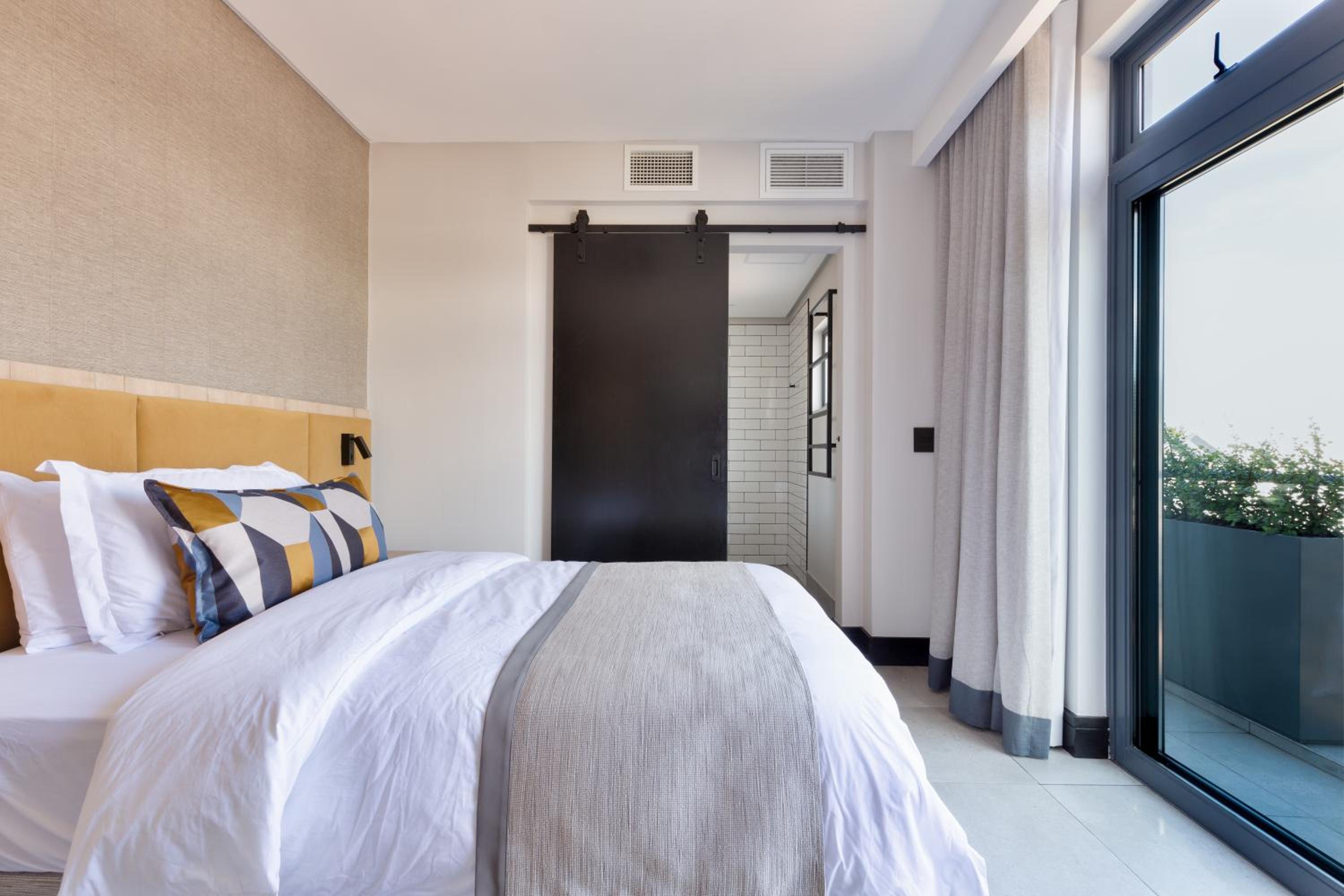 Standard Double Room - Photo 14