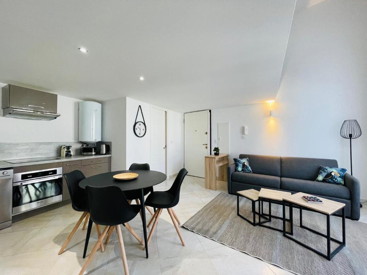 Apartment - Split Level photo 2