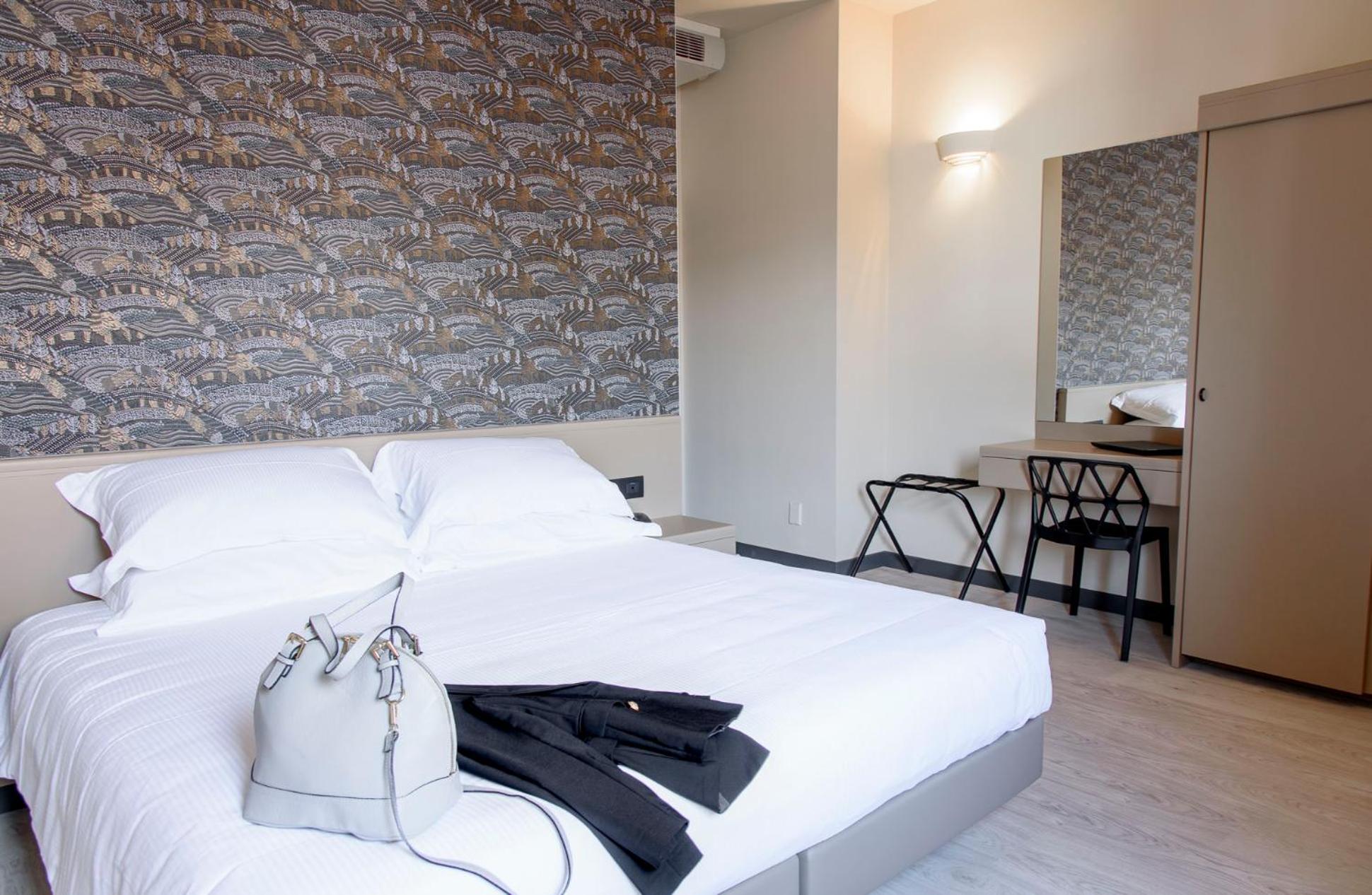 Standard Double or Twin Room photo 2