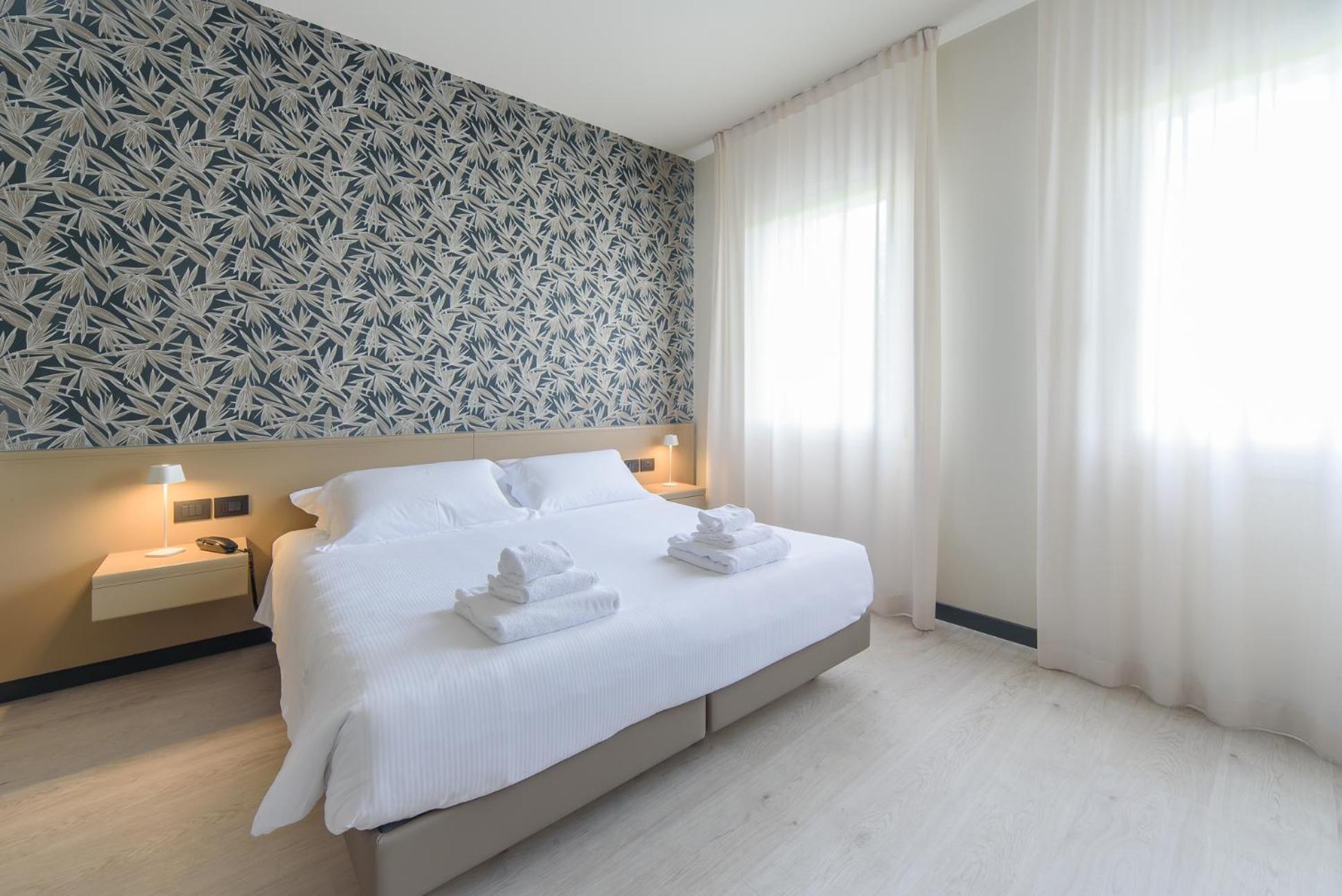 Standard Double or Twin Room photo 3