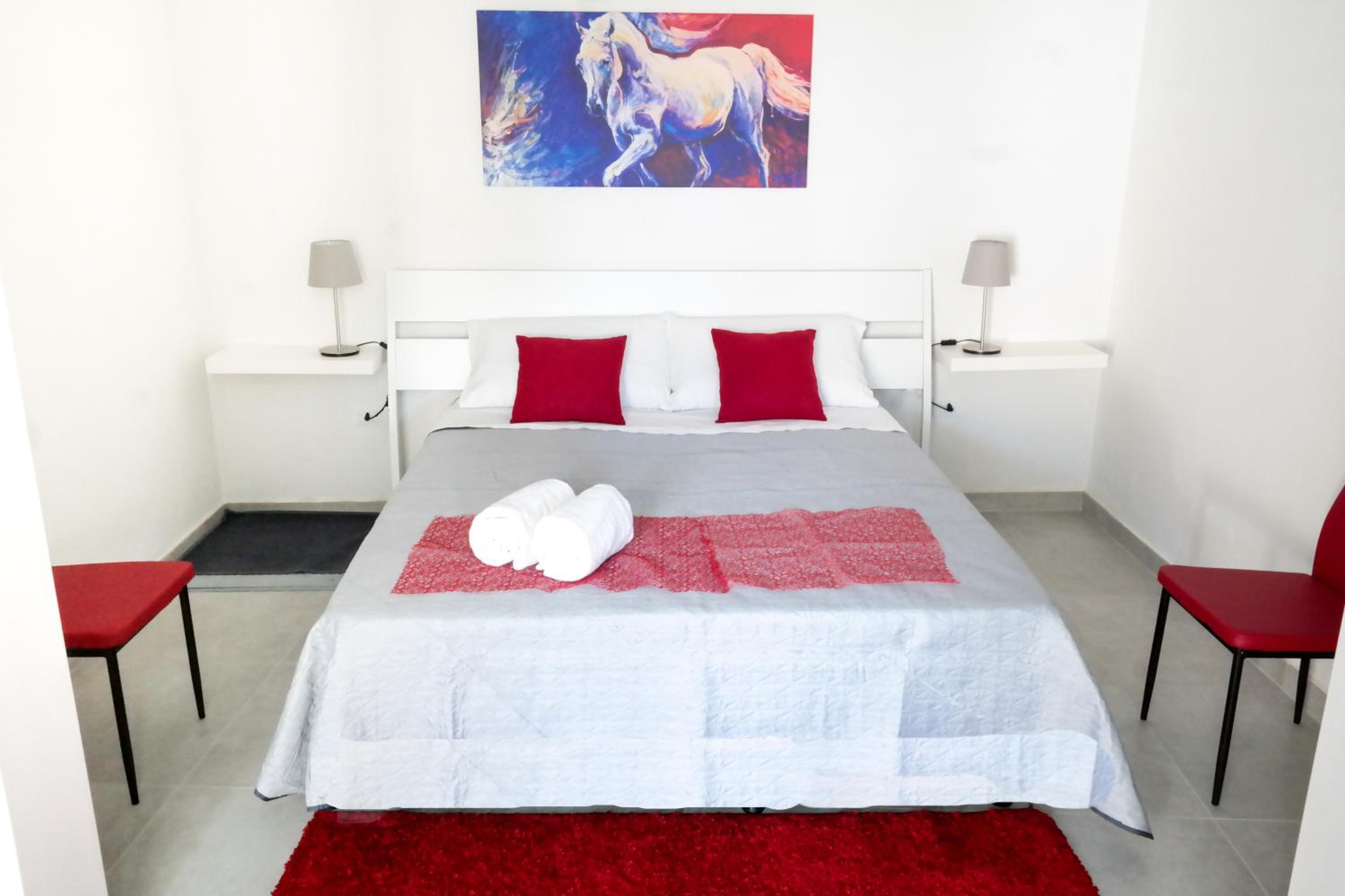 One-Bedroom Apartment without kitchen