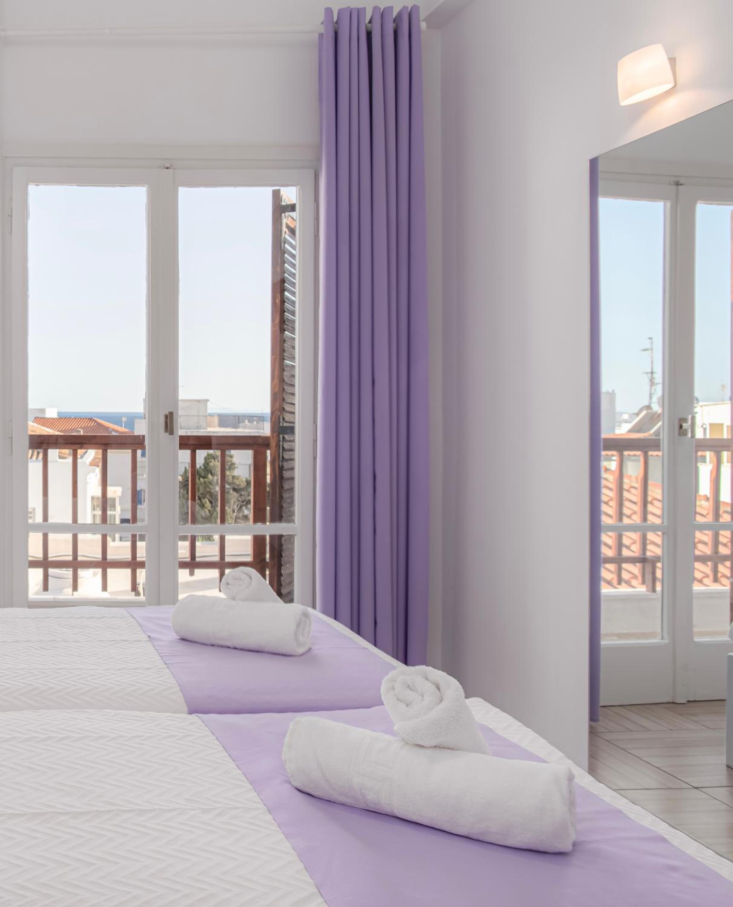 Double or Twin Room with Balcony photo 3