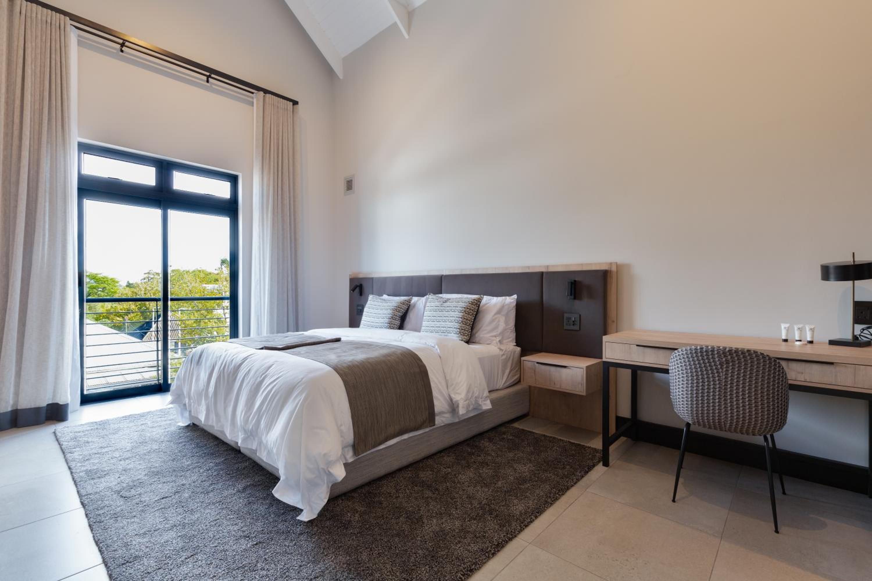 Executive Room - Photo 4