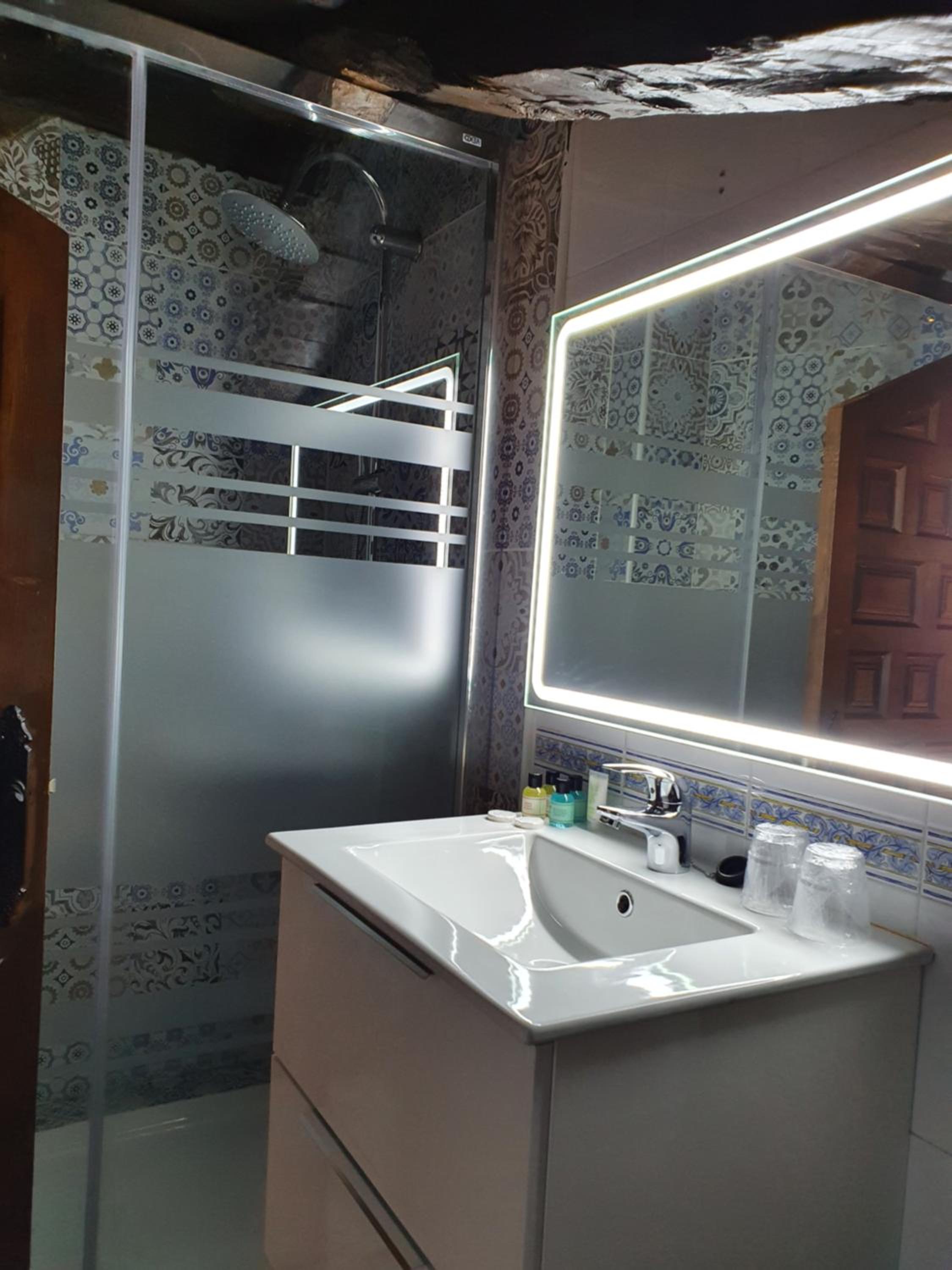Budget Double Room photo 2
