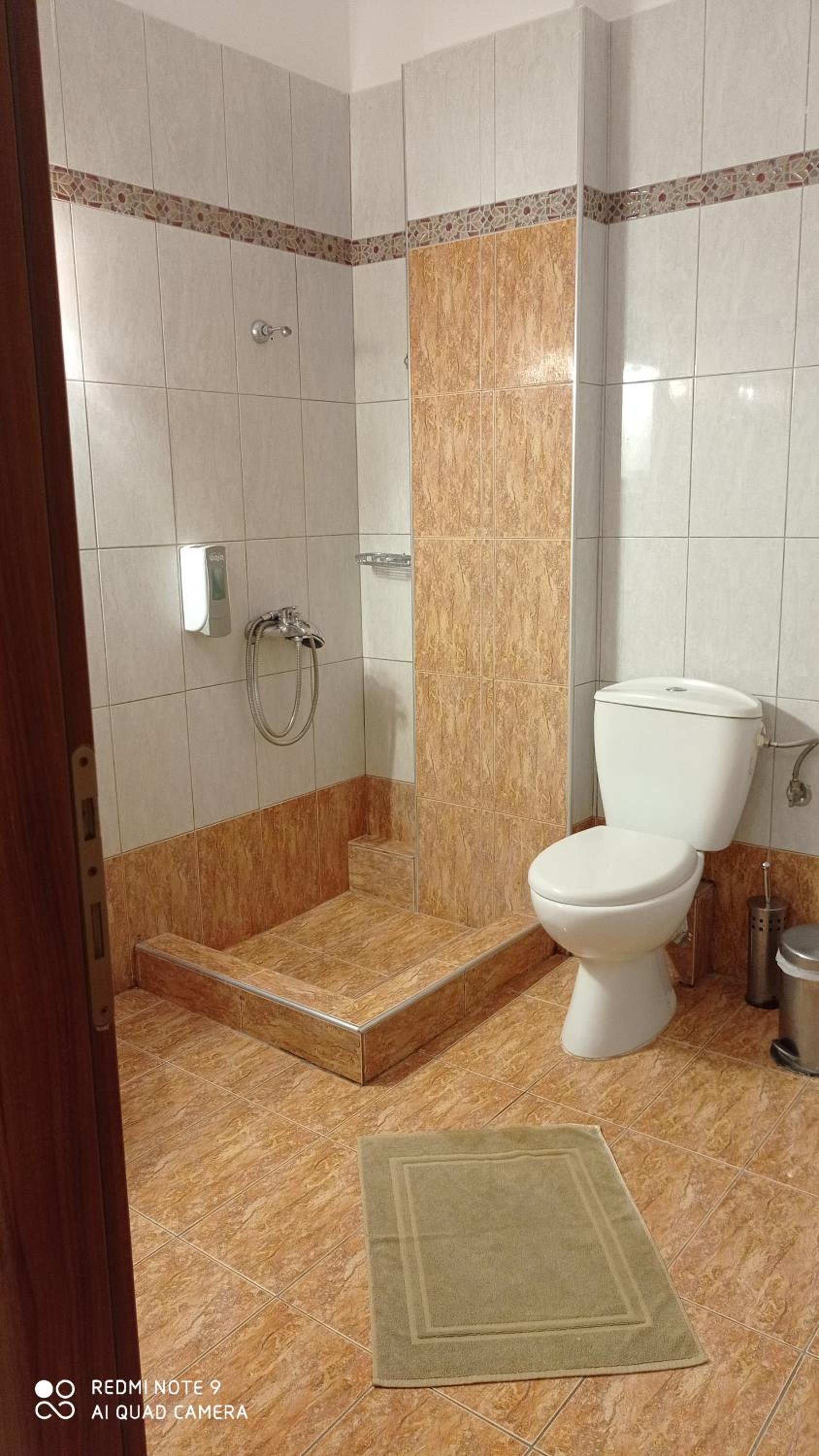 Two-Bedroom Family Apartment (4 Adults) with City View - Photo 2