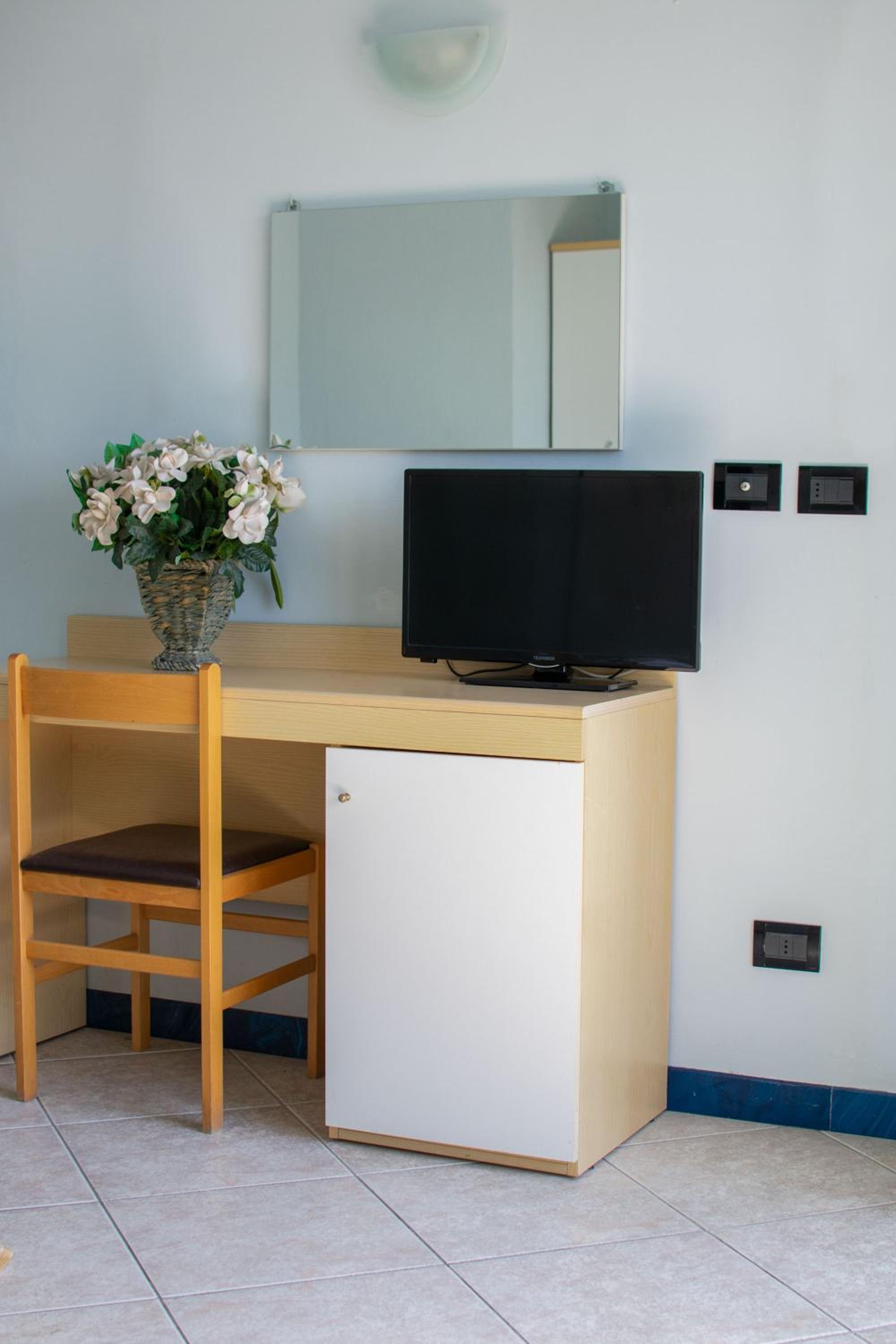 Twin Room - Photo 6