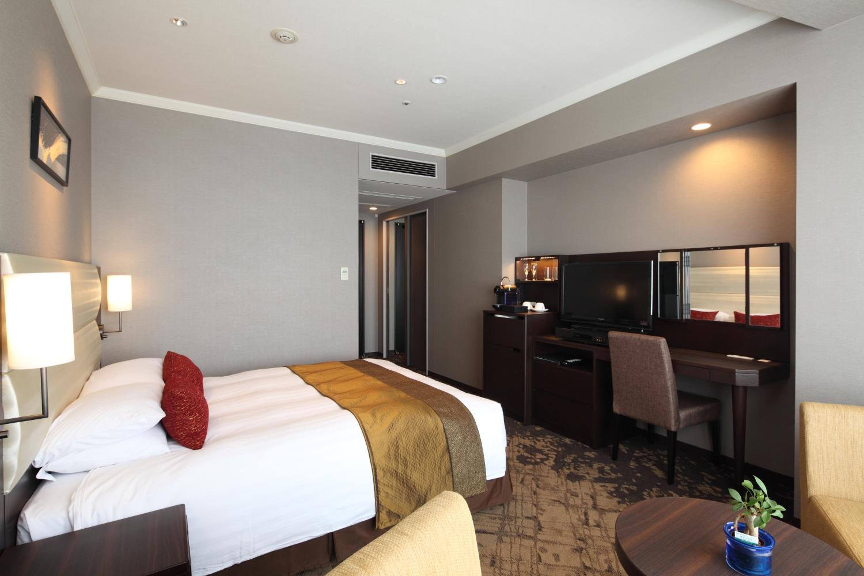 Excel Double Room with Small Double Bed - Non-Smoking - Photo 10
