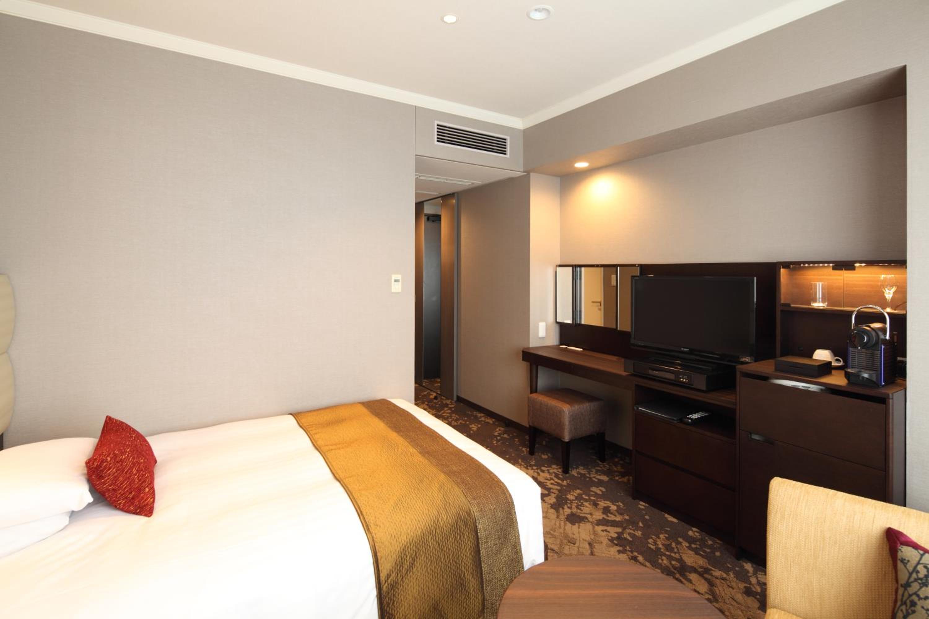 Excel Double Room with Small Double Bed - Non-Smoking - Photo 9