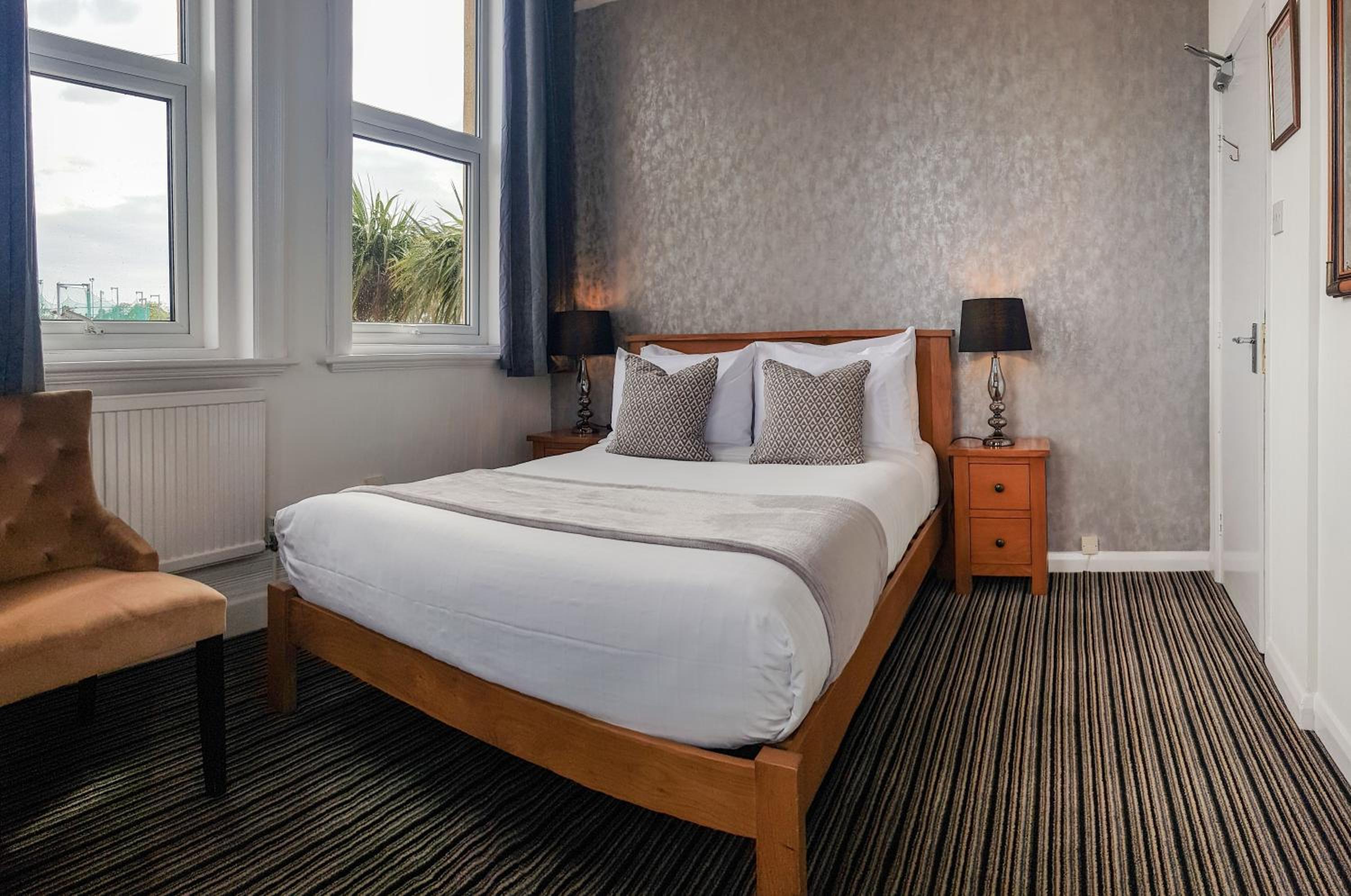 Standard Double Room - Photo 2