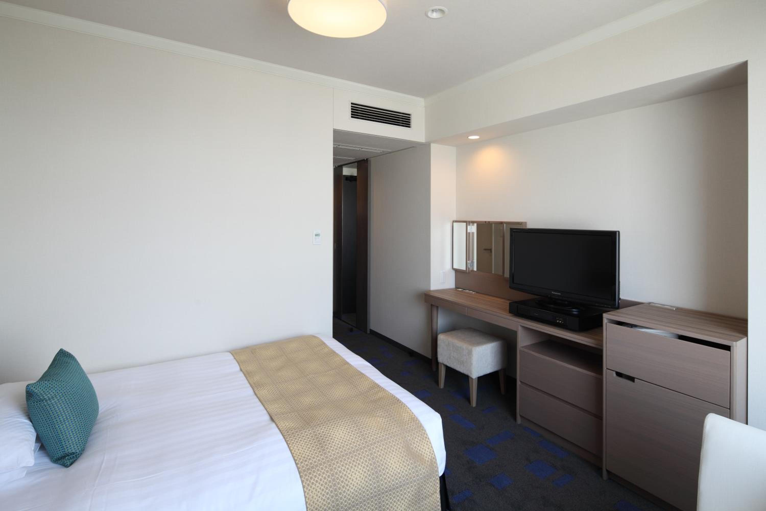 Superior Double Room with Small Double Bed - Park View - Non-Smoking - Photo 14