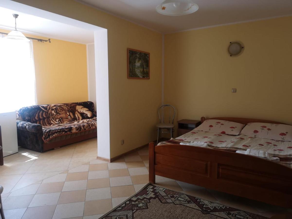 Family Room with Terrace photo 2