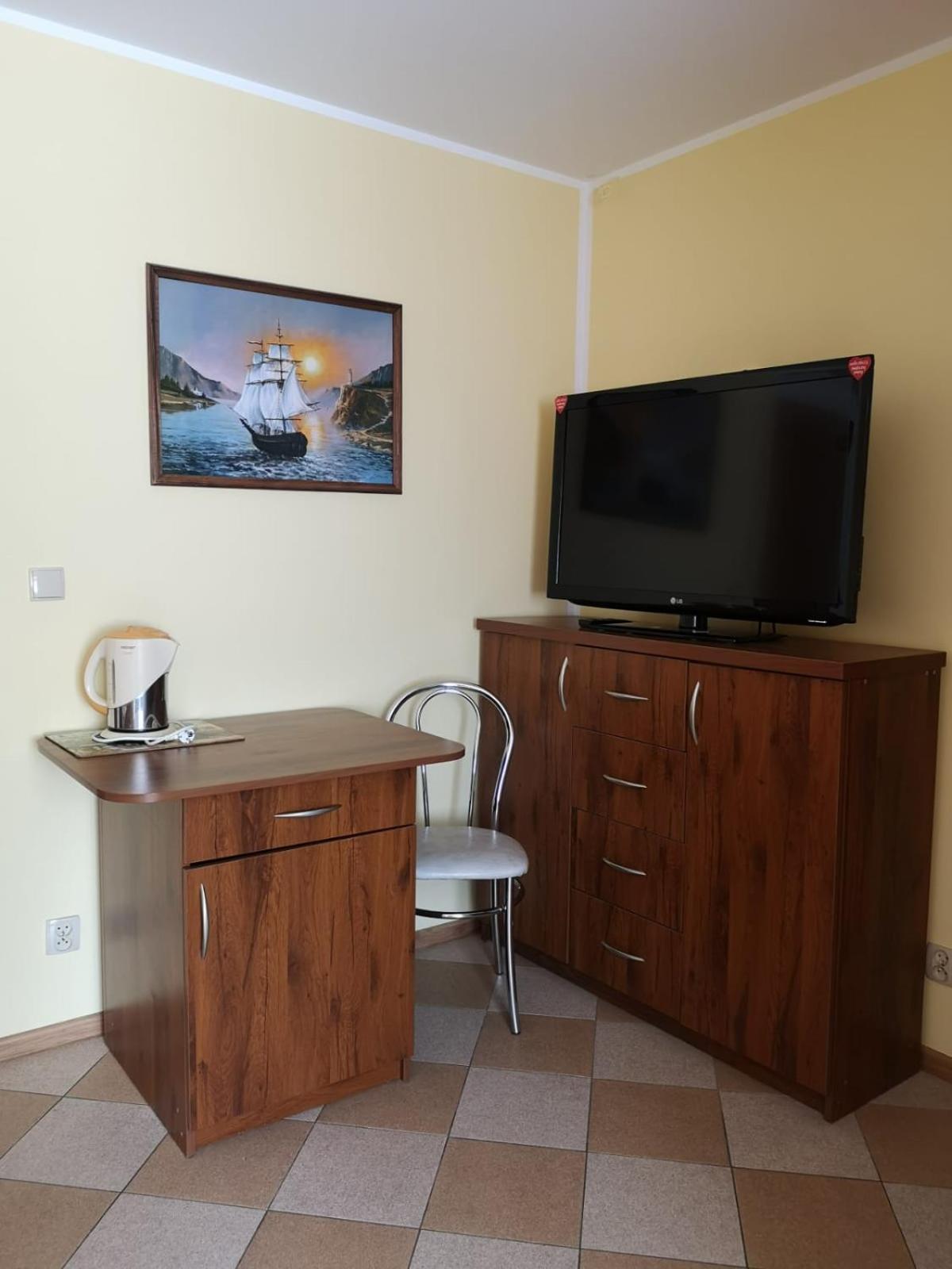 Family Room with Terrace photo 3