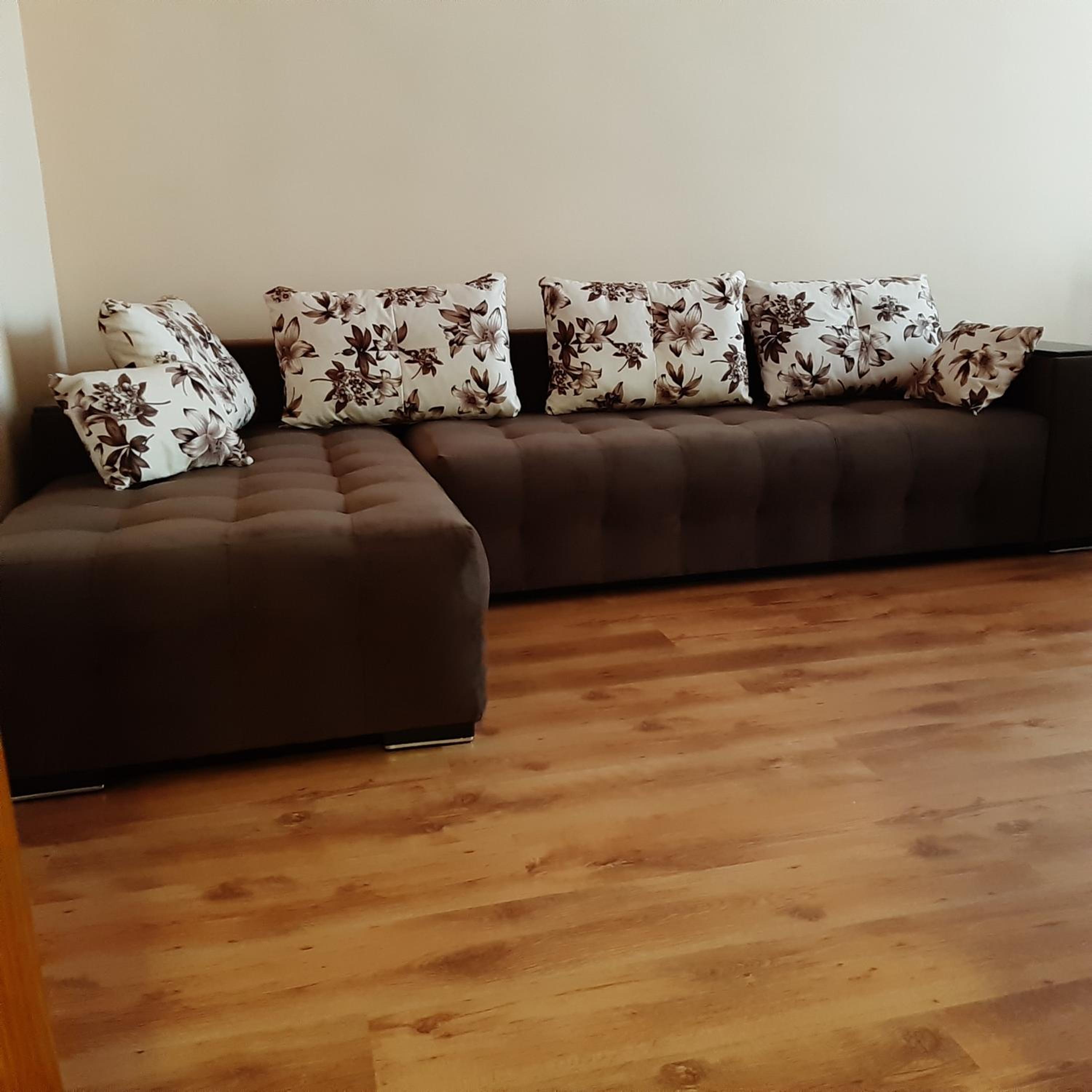 One-Bedroom Apartment - Photo 1