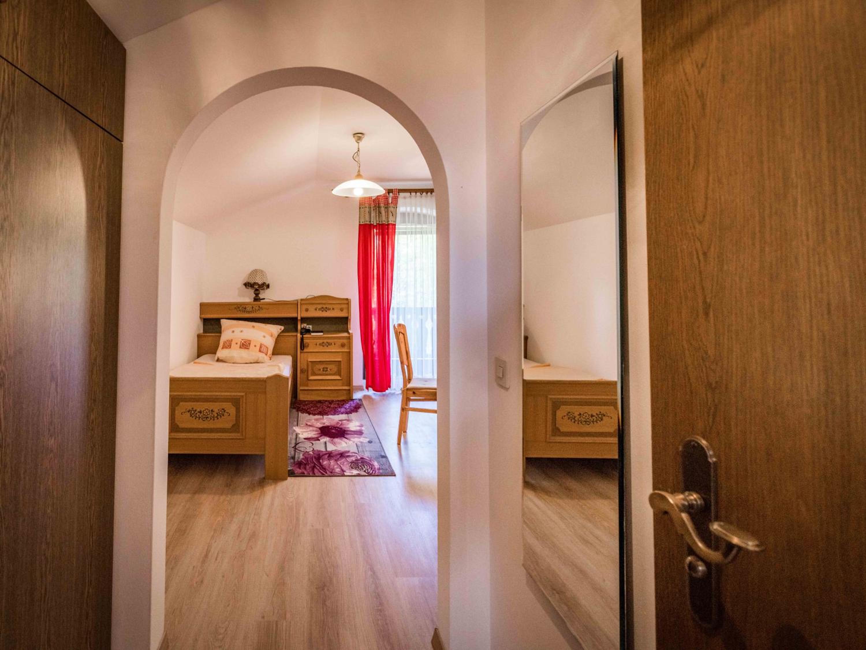 Single Room with Mountain View